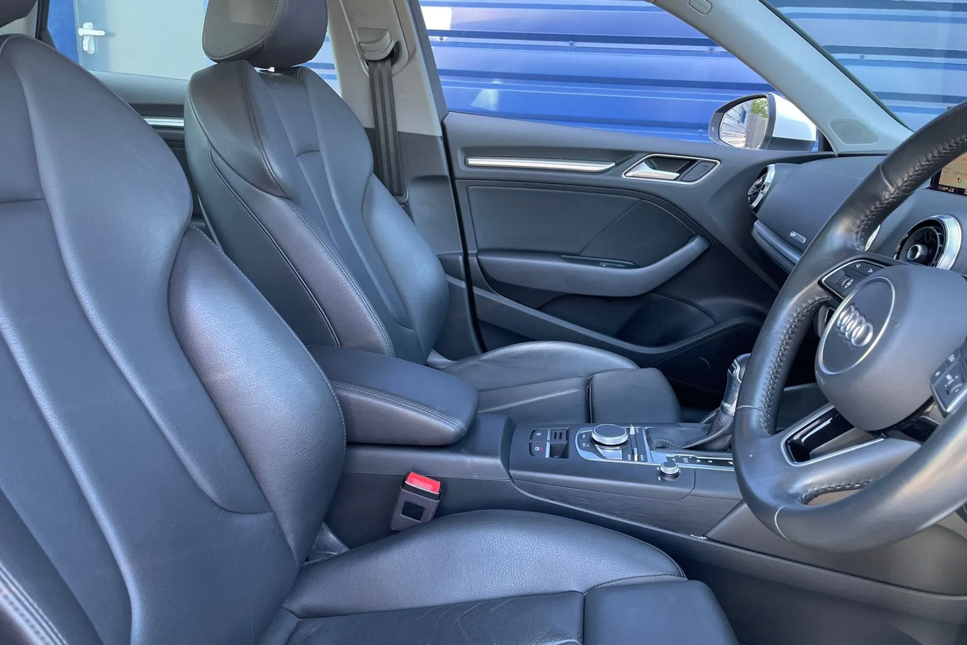 Audi A3 thumbnail image number 25