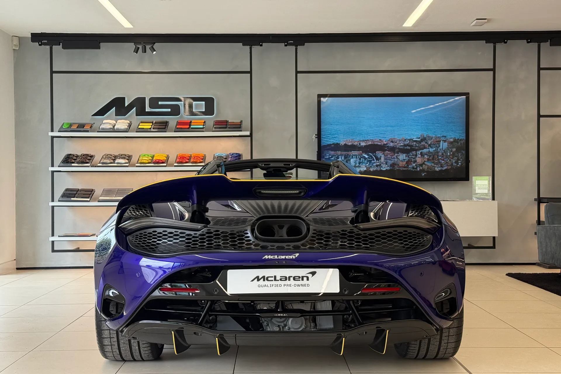 McLaren 750 thumbnail image number 38