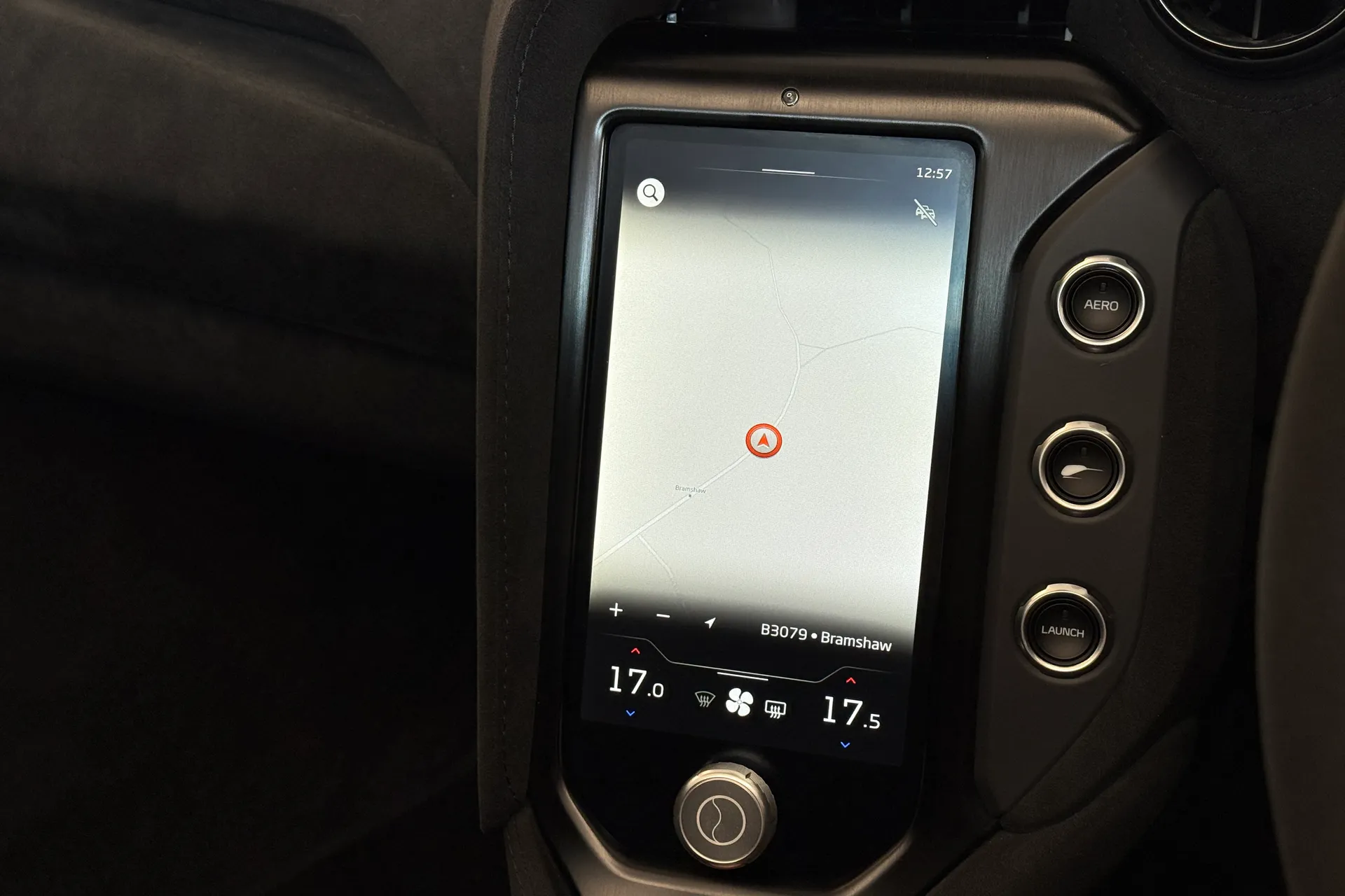 McLaren 750 thumbnail image number 20