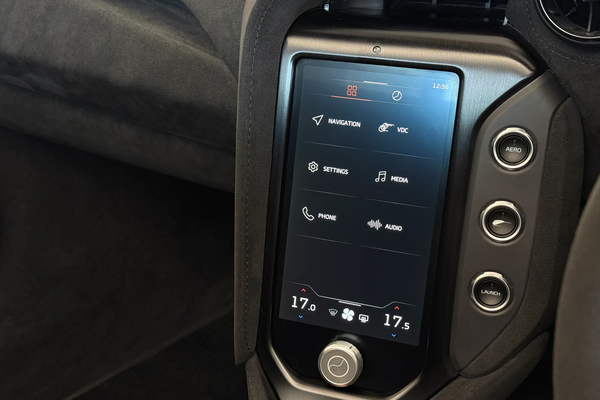 McLaren 750 thumbnail image number 16