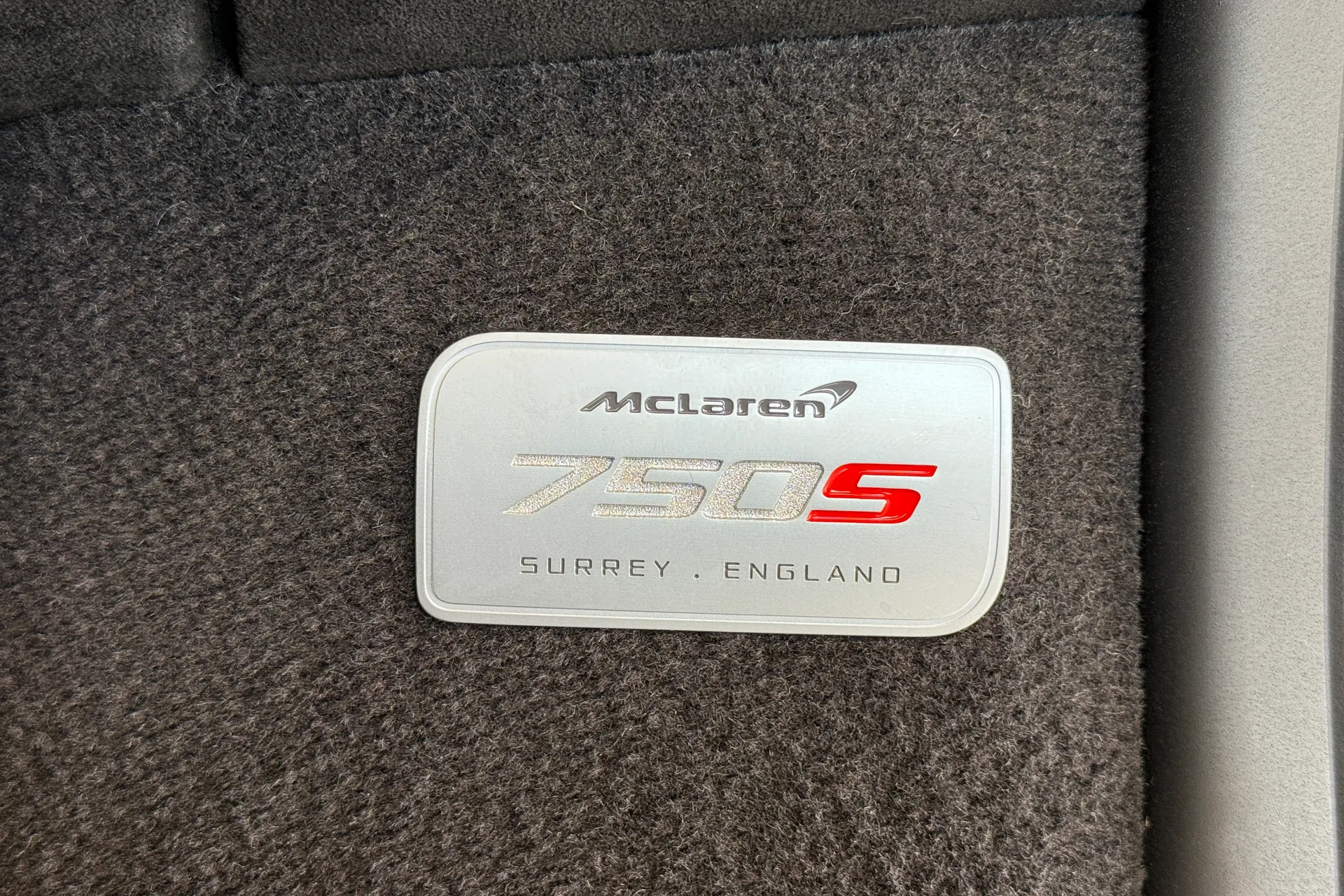 McLaren 750 thumbnail image number 25