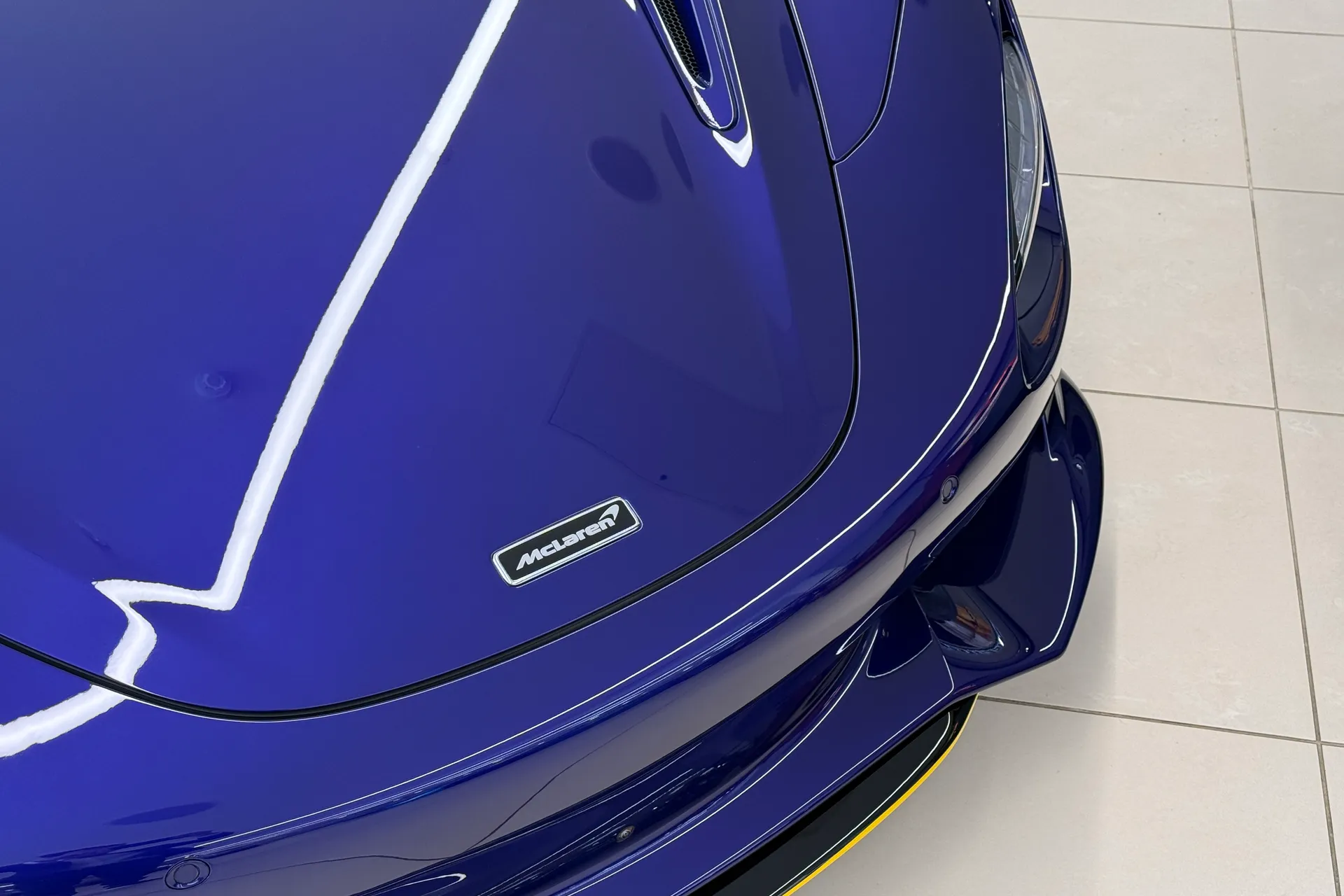 McLaren 750 thumbnail image number 13