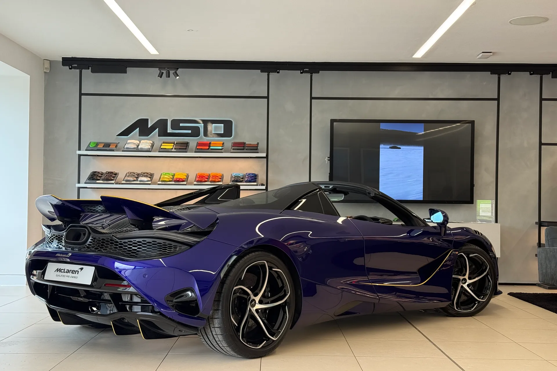 McLaren 750 thumbnail image number 47