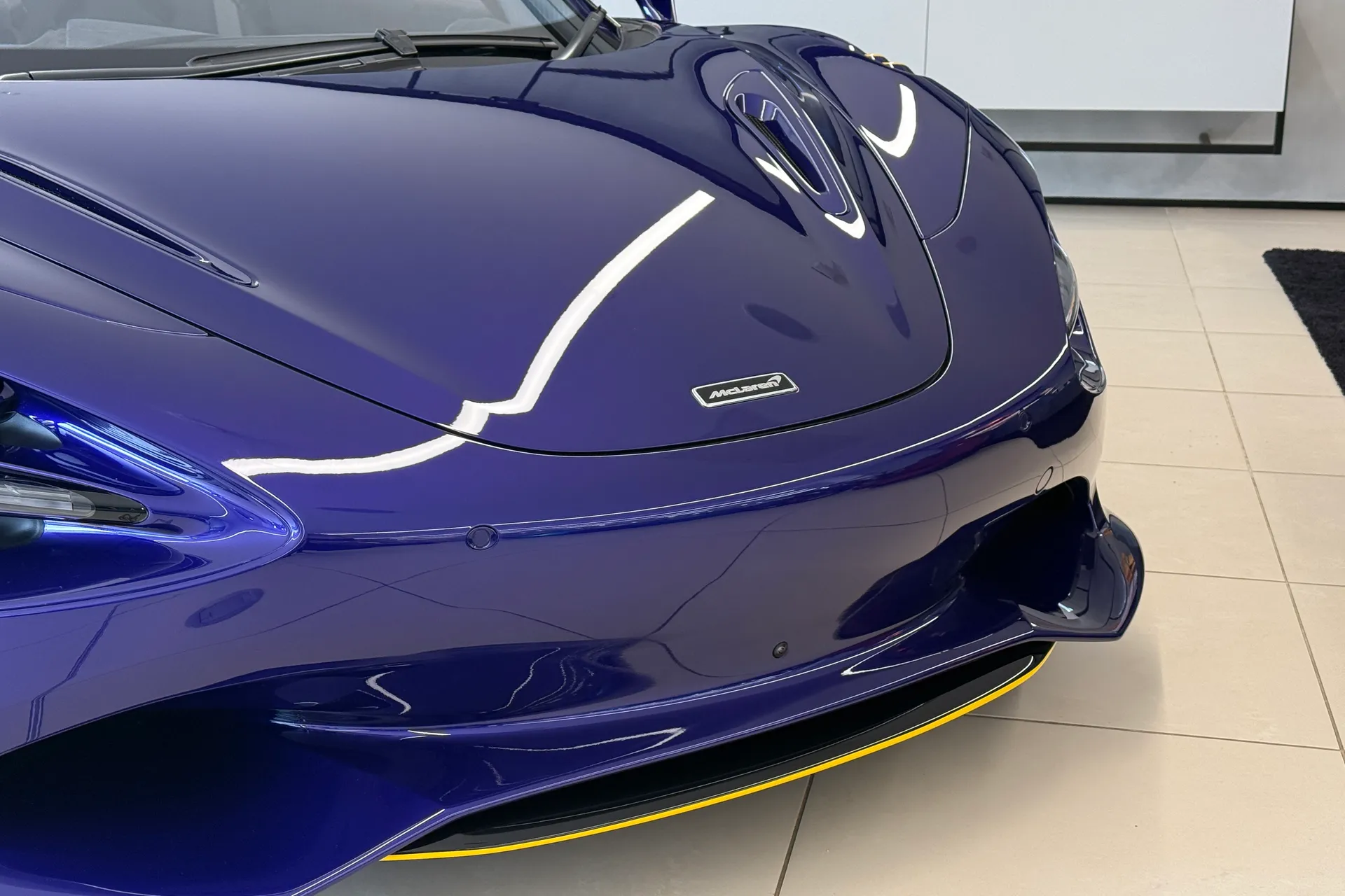 McLaren 750 thumbnail image number 11