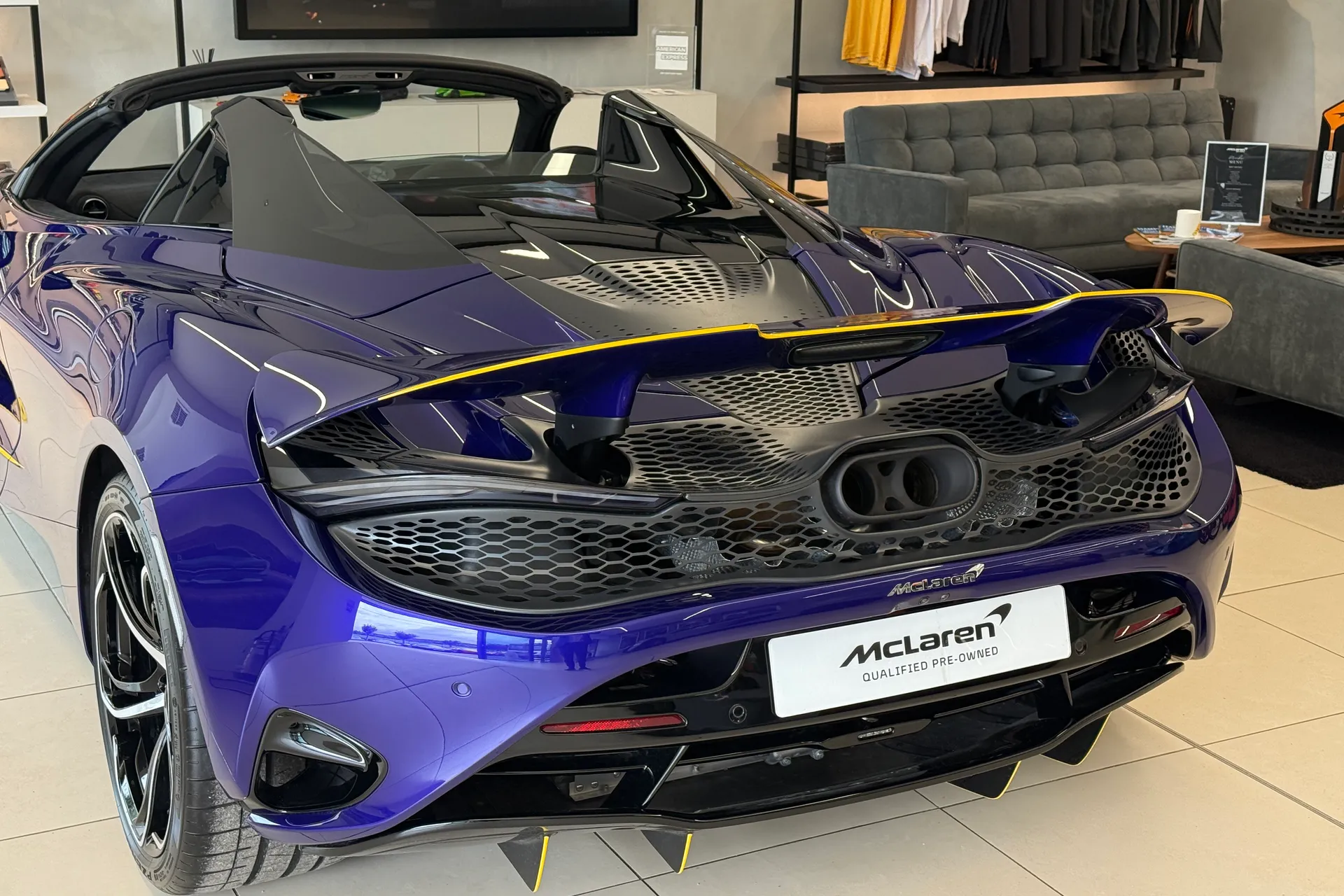 McLaren 750 thumbnail image number 50