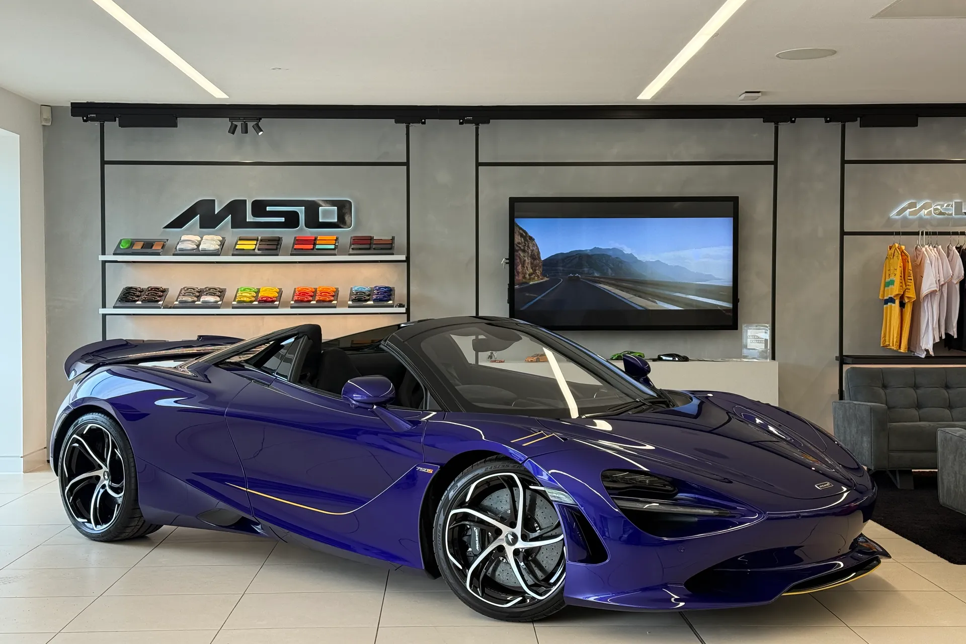 McLaren 750 focused image