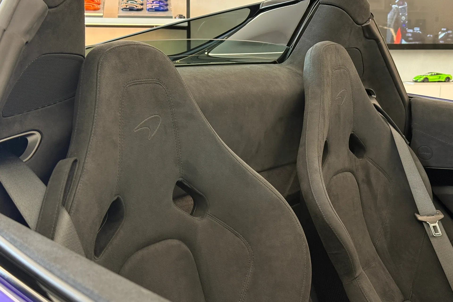 McLaren 750 thumbnail image number 27