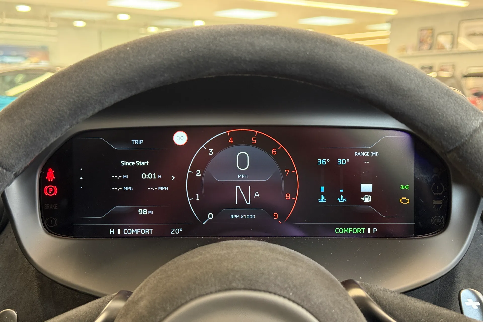 McLaren 750 thumbnail image number 17