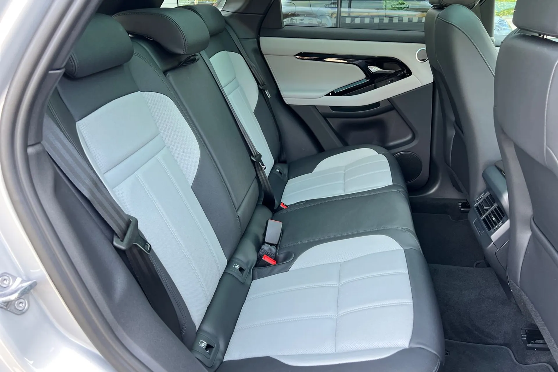 LAND ROVER RANGE ROVER EVOQUE thumbnail image number 34