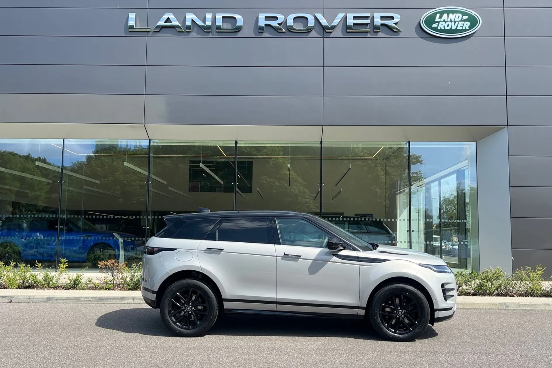 LAND ROVER RANGE ROVER EVOQUE thumbnail image number 2