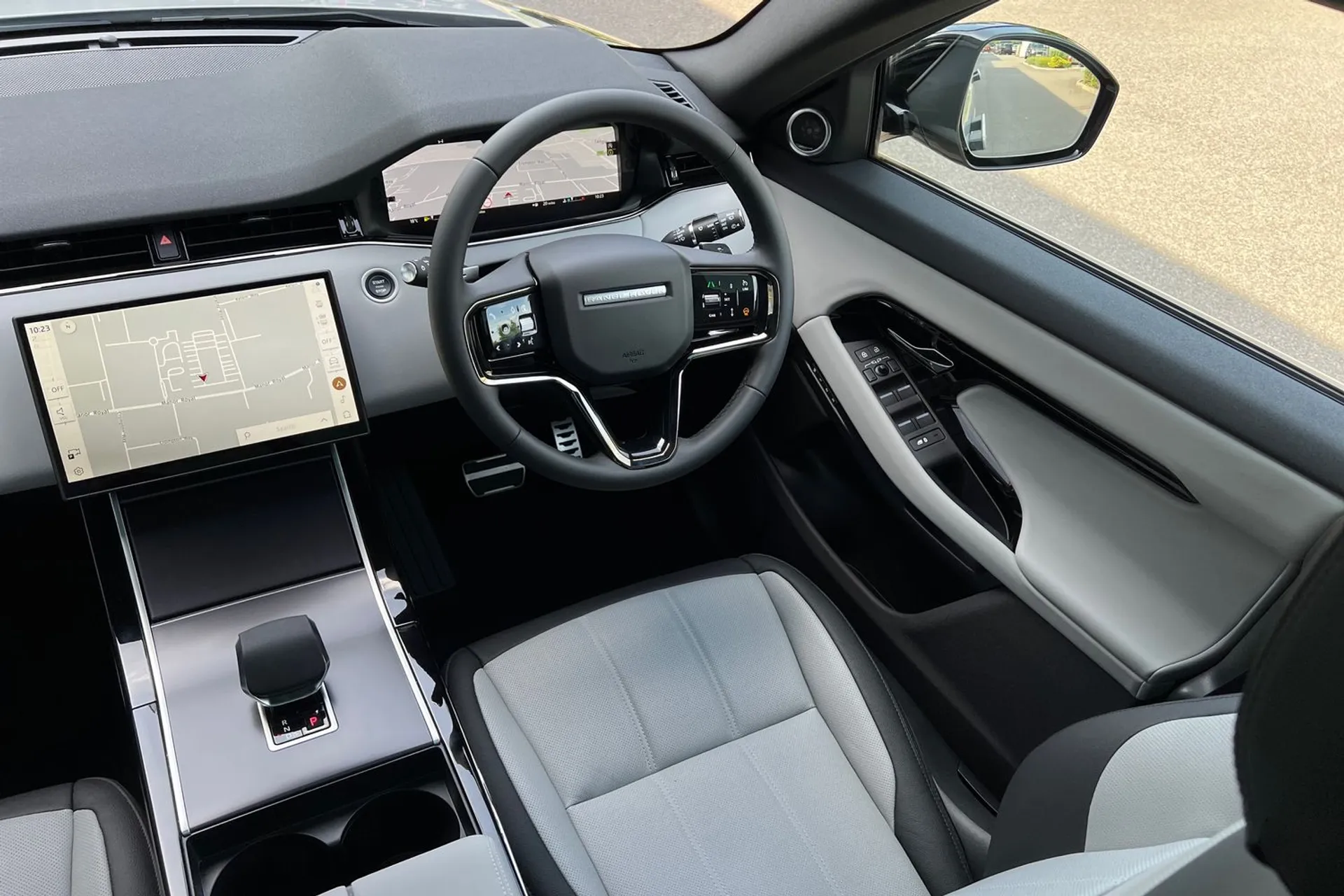 LAND ROVER RANGE ROVER EVOQUE thumbnail image number 29