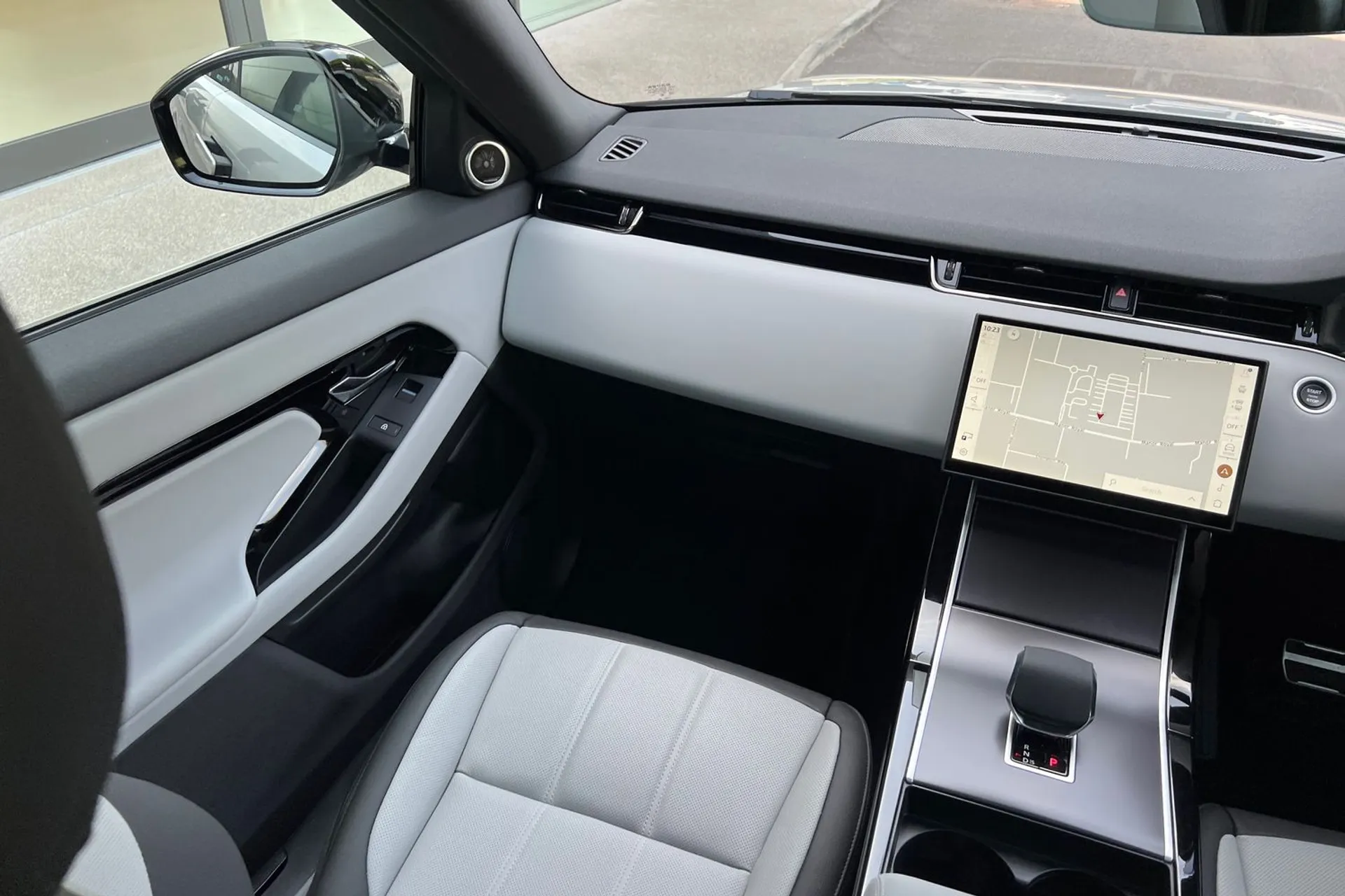 LAND ROVER RANGE ROVER EVOQUE thumbnail image number 24