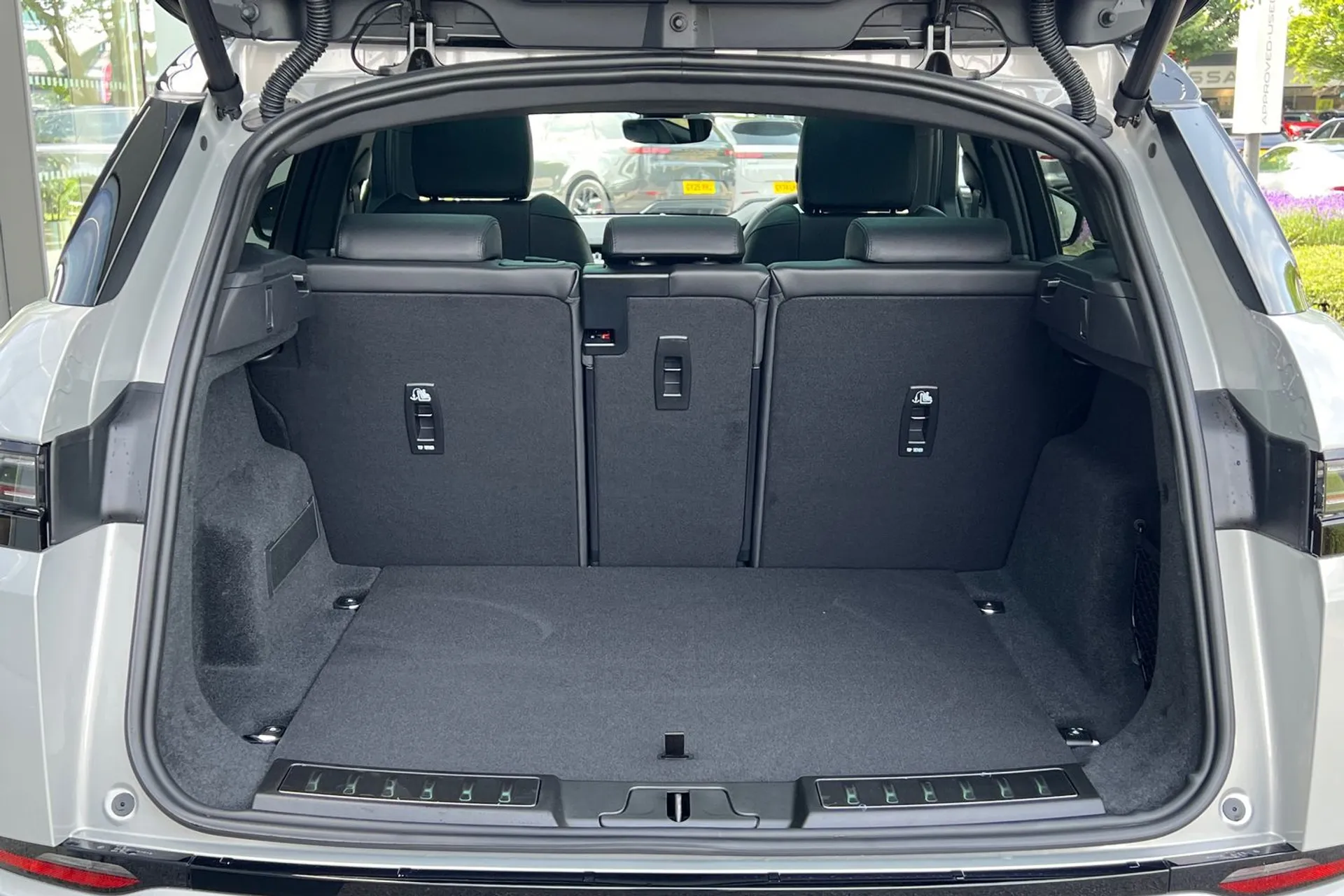 LAND ROVER RANGE ROVER EVOQUE thumbnail image number 31