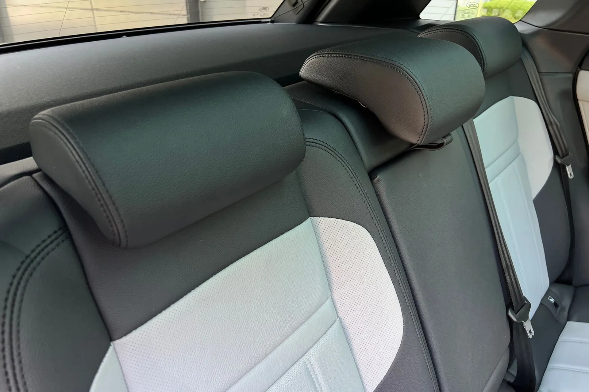 LAND ROVER RANGE ROVER EVOQUE thumbnail image number 33