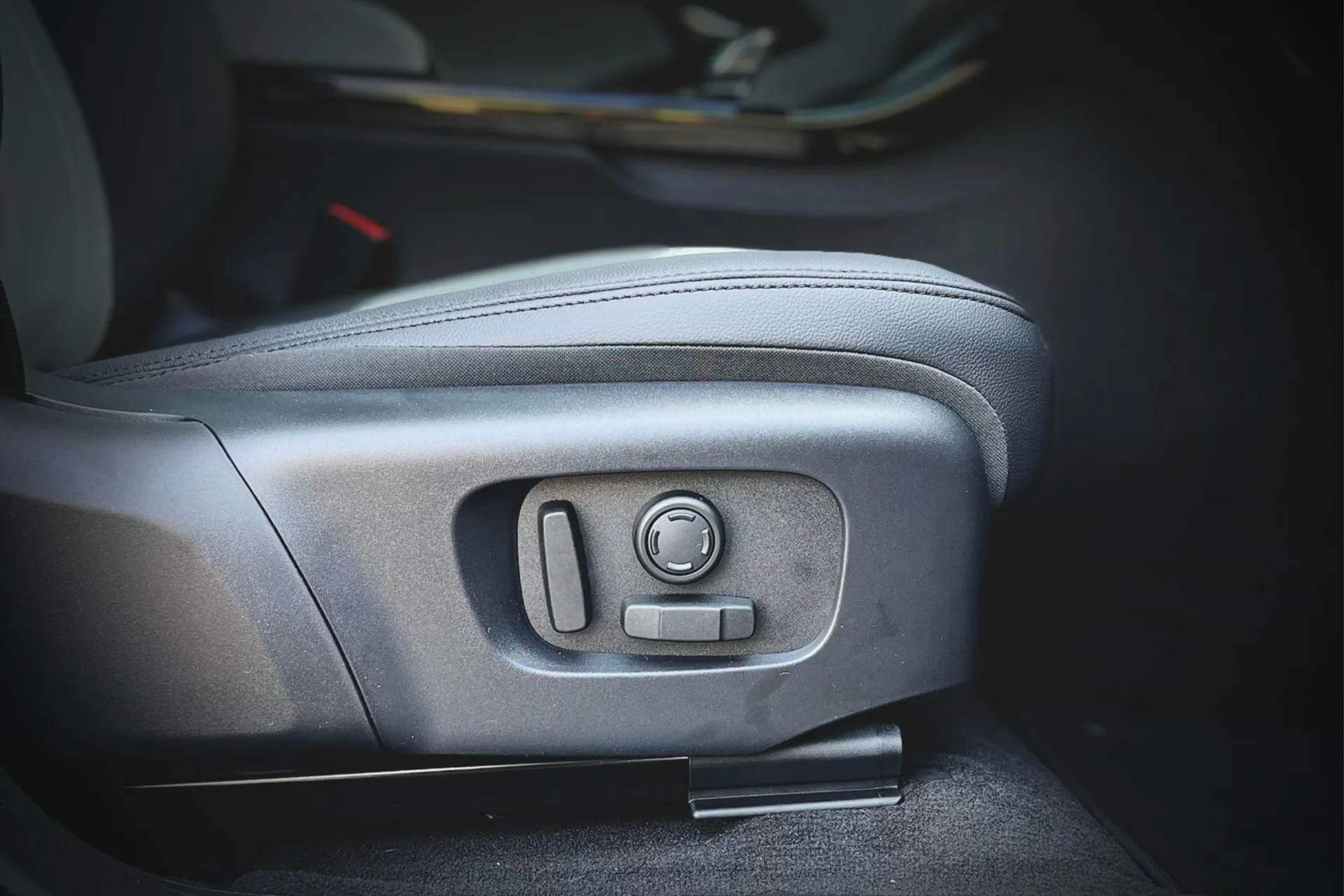 LAND ROVER RANGE ROVER EVOQUE thumbnail image number 39