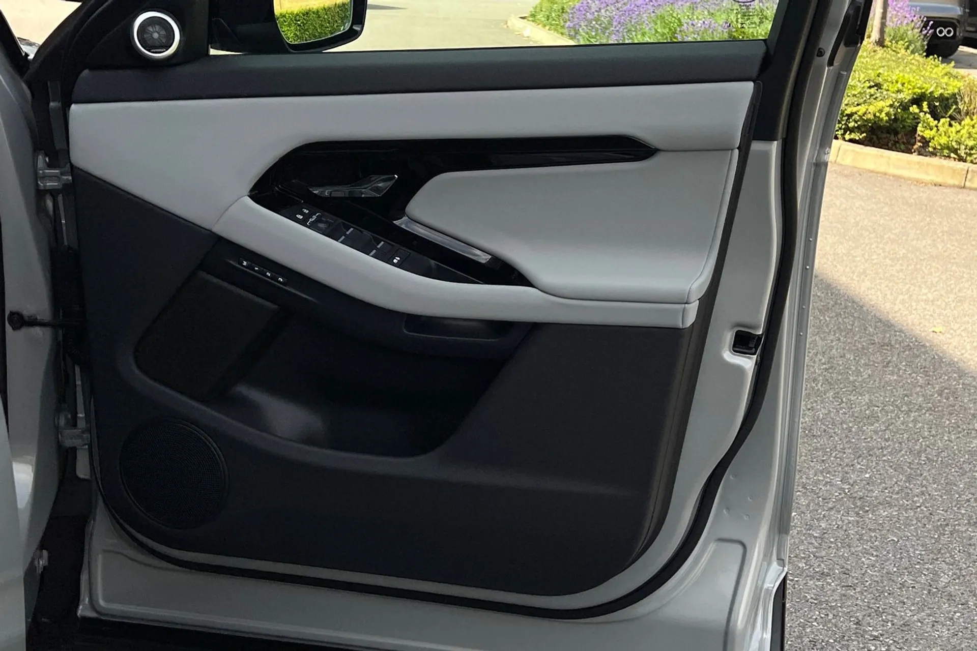 LAND ROVER RANGE ROVER EVOQUE thumbnail image number 51