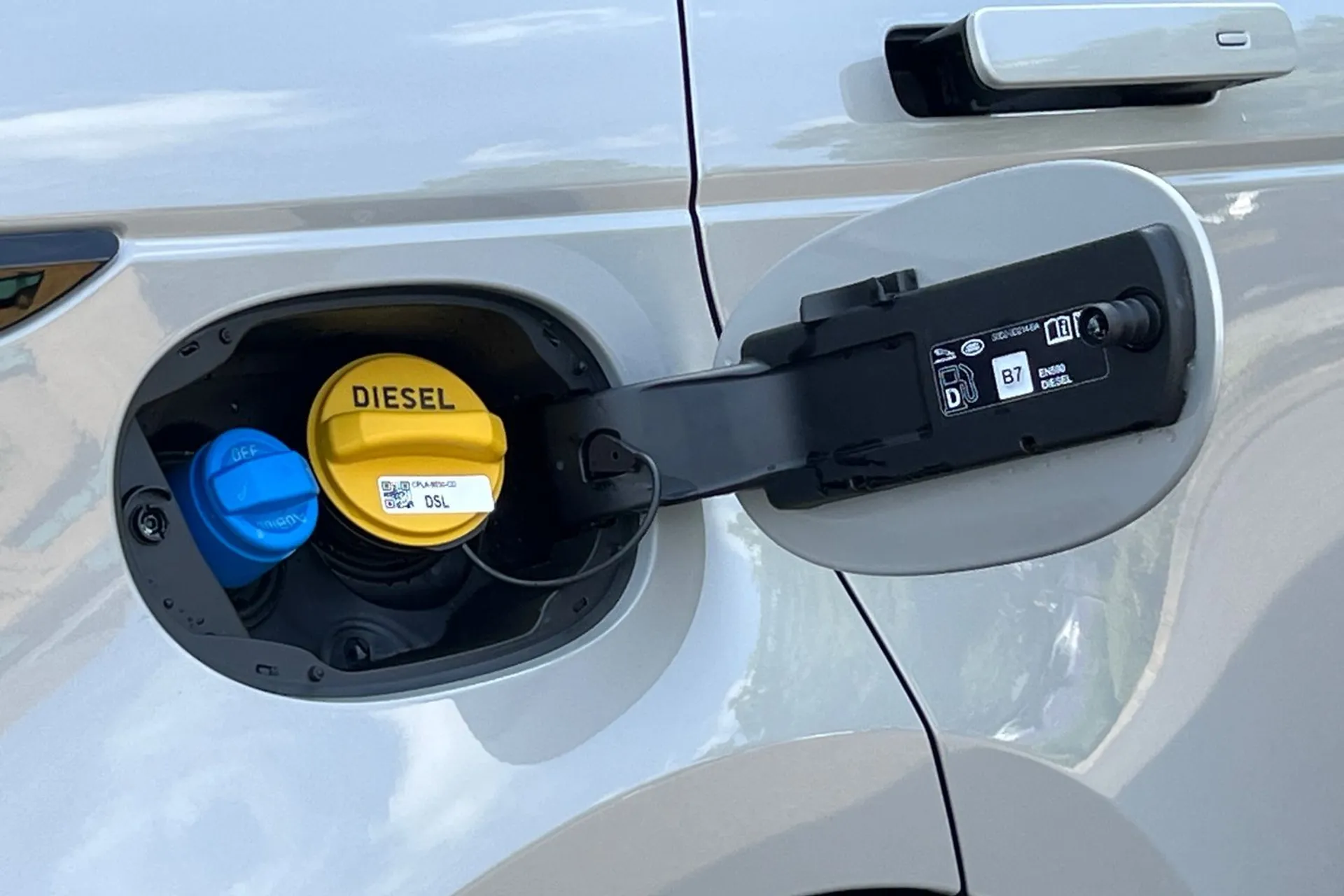 LAND ROVER RANGE ROVER EVOQUE thumbnail image number 23