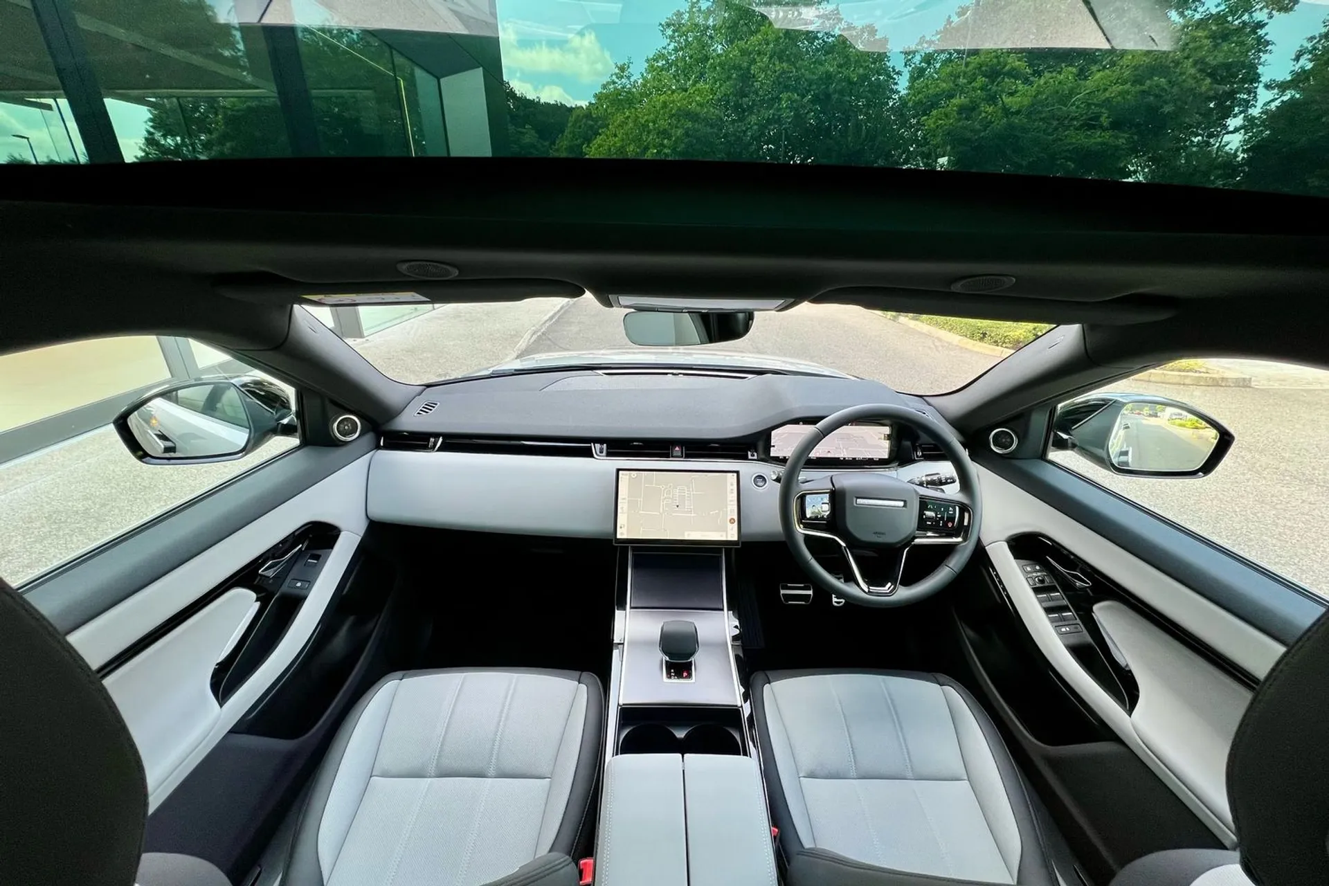 LAND ROVER RANGE ROVER EVOQUE thumbnail image number 3