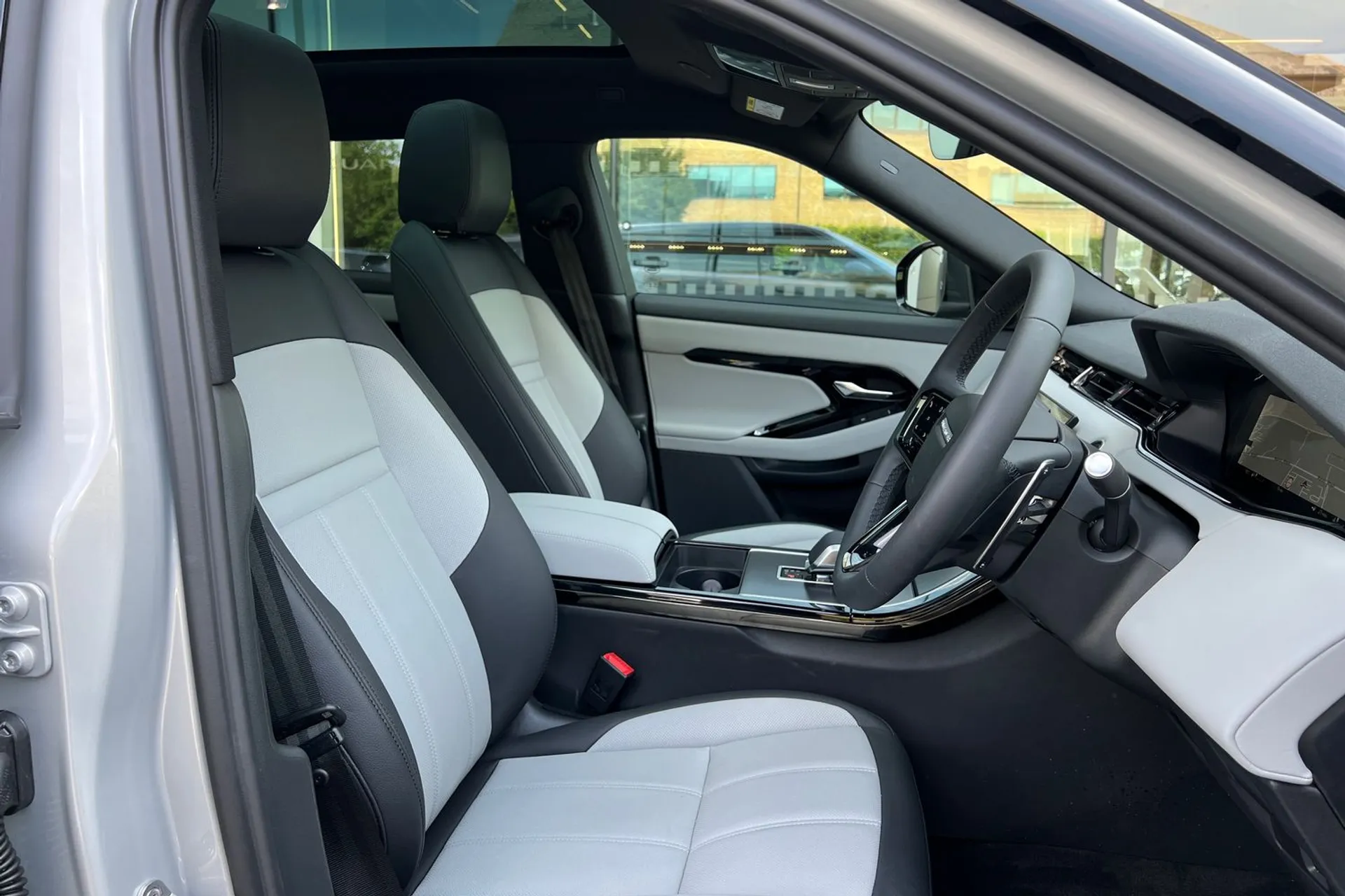 LAND ROVER RANGE ROVER EVOQUE thumbnail image number 40