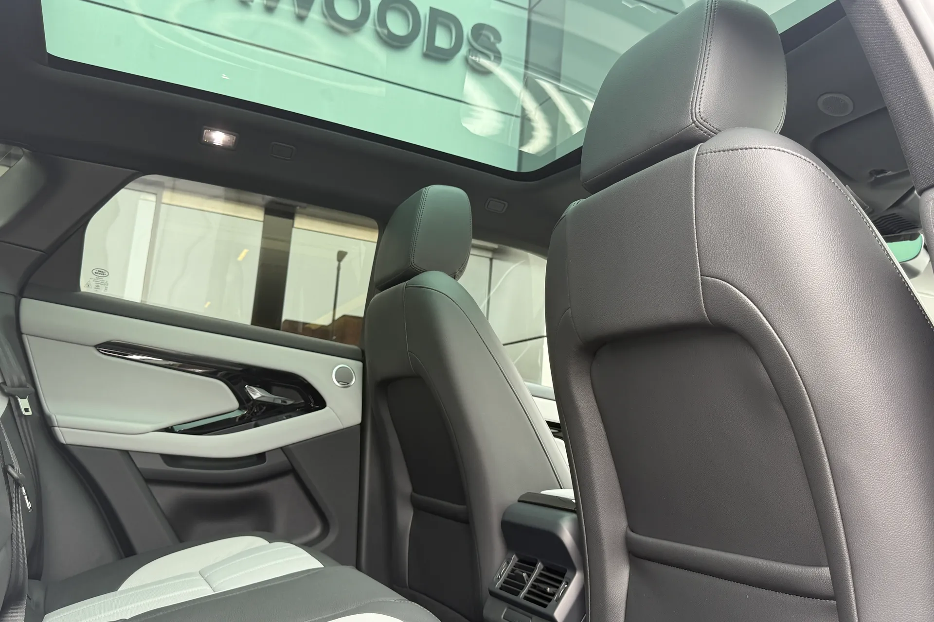 LAND ROVER RANGE ROVER EVOQUE thumbnail image number 43