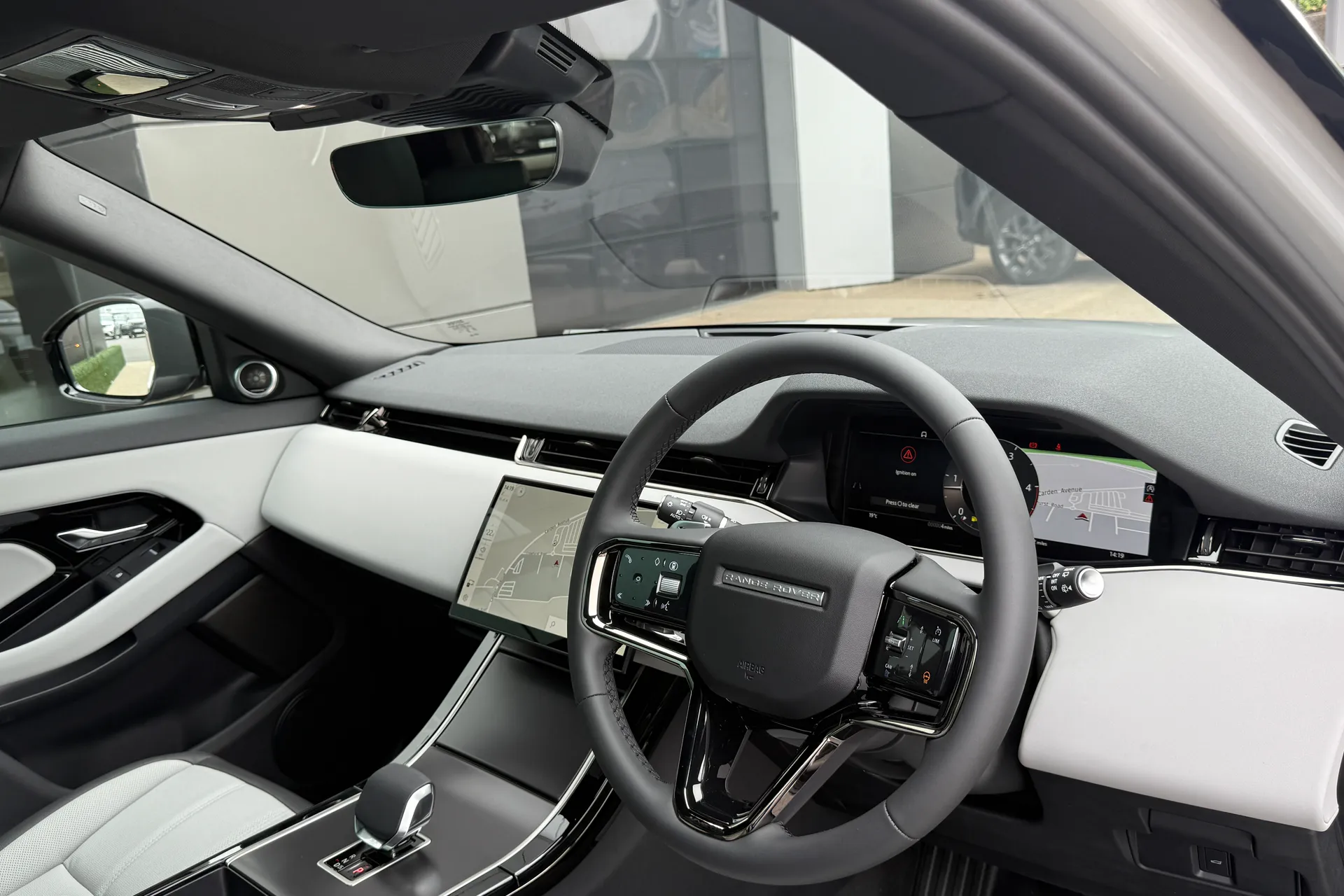 LAND ROVER RANGE ROVER EVOQUE thumbnail image number 16