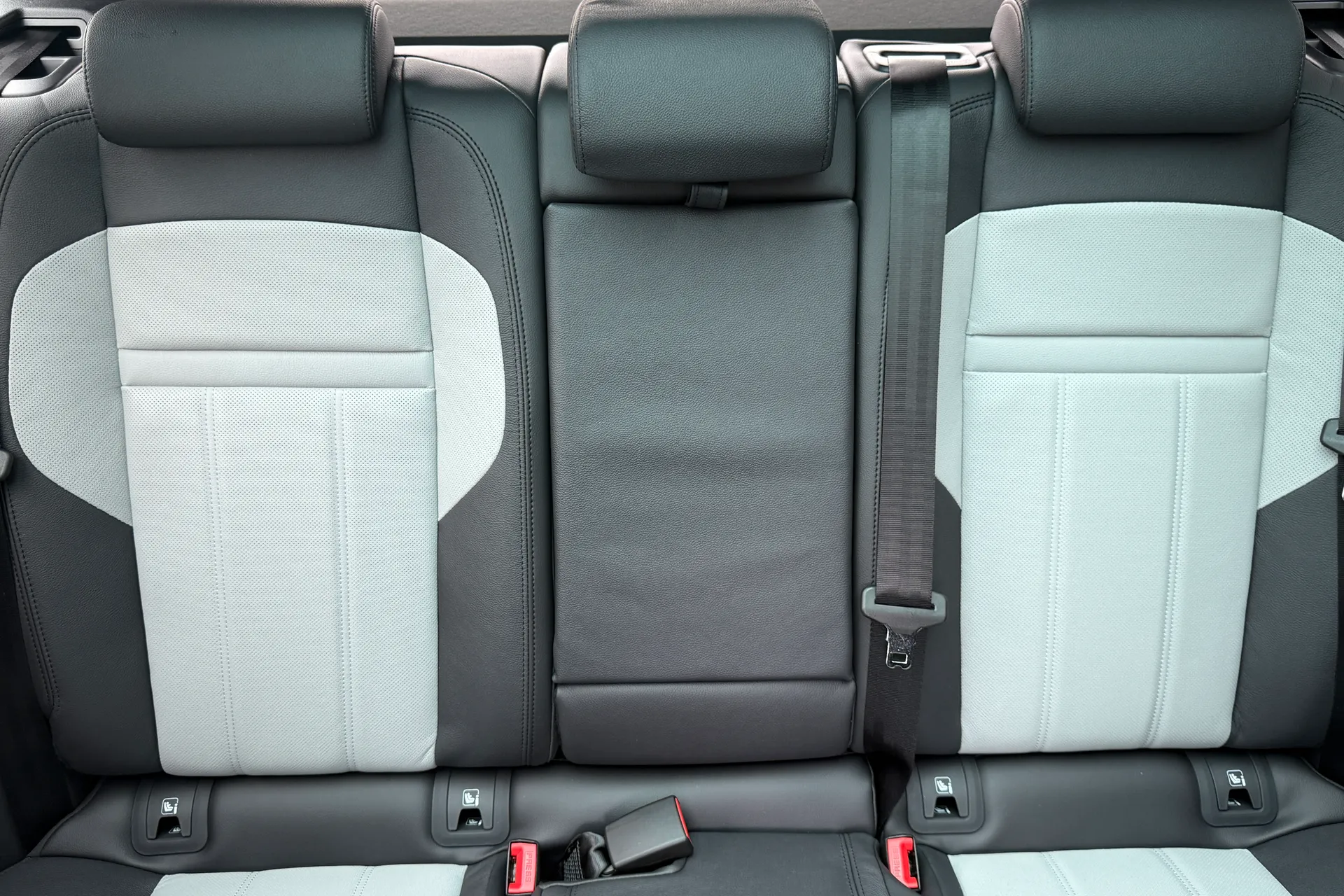 LAND ROVER RANGE ROVER EVOQUE thumbnail image number 44