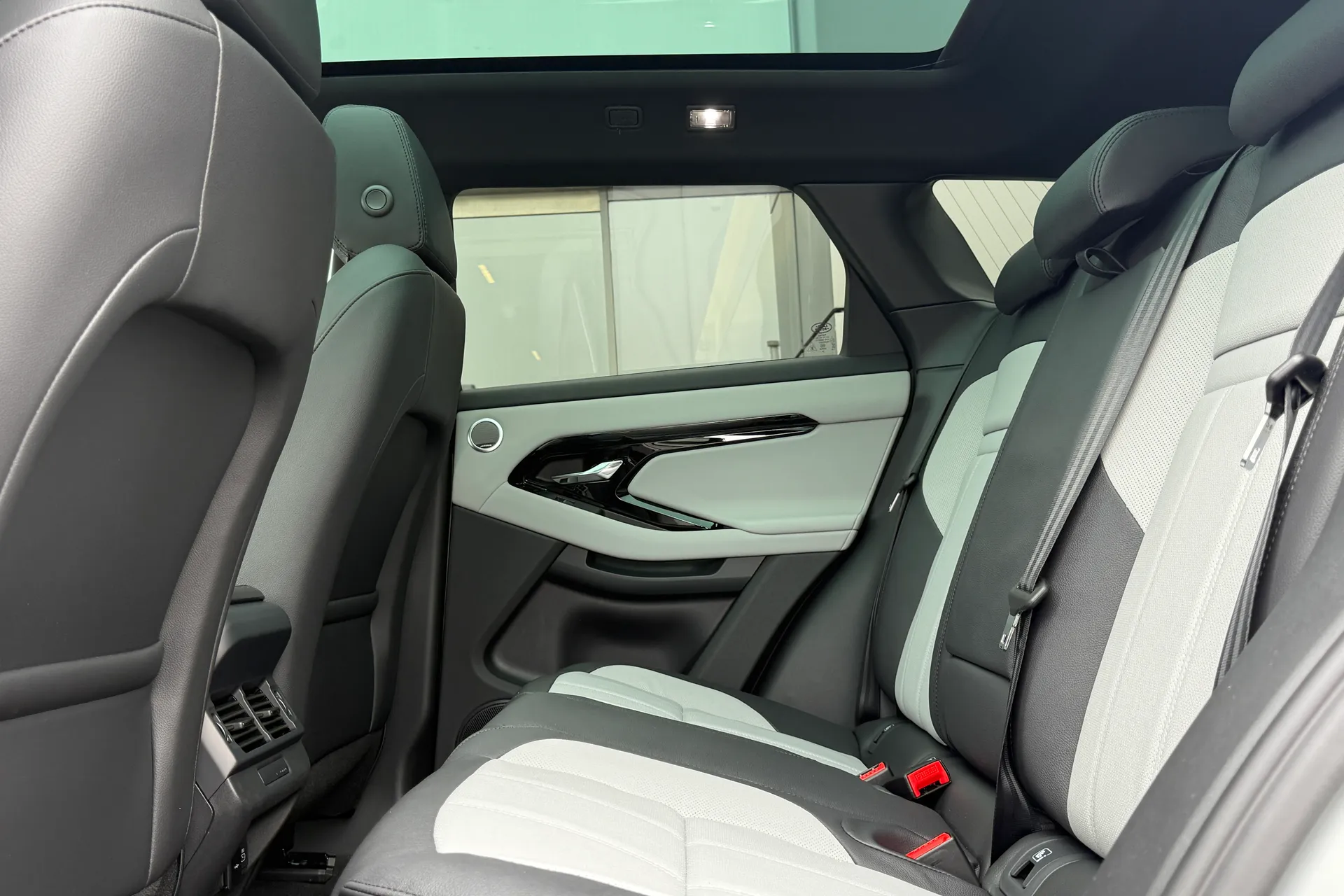 LAND ROVER RANGE ROVER EVOQUE thumbnail image number 50