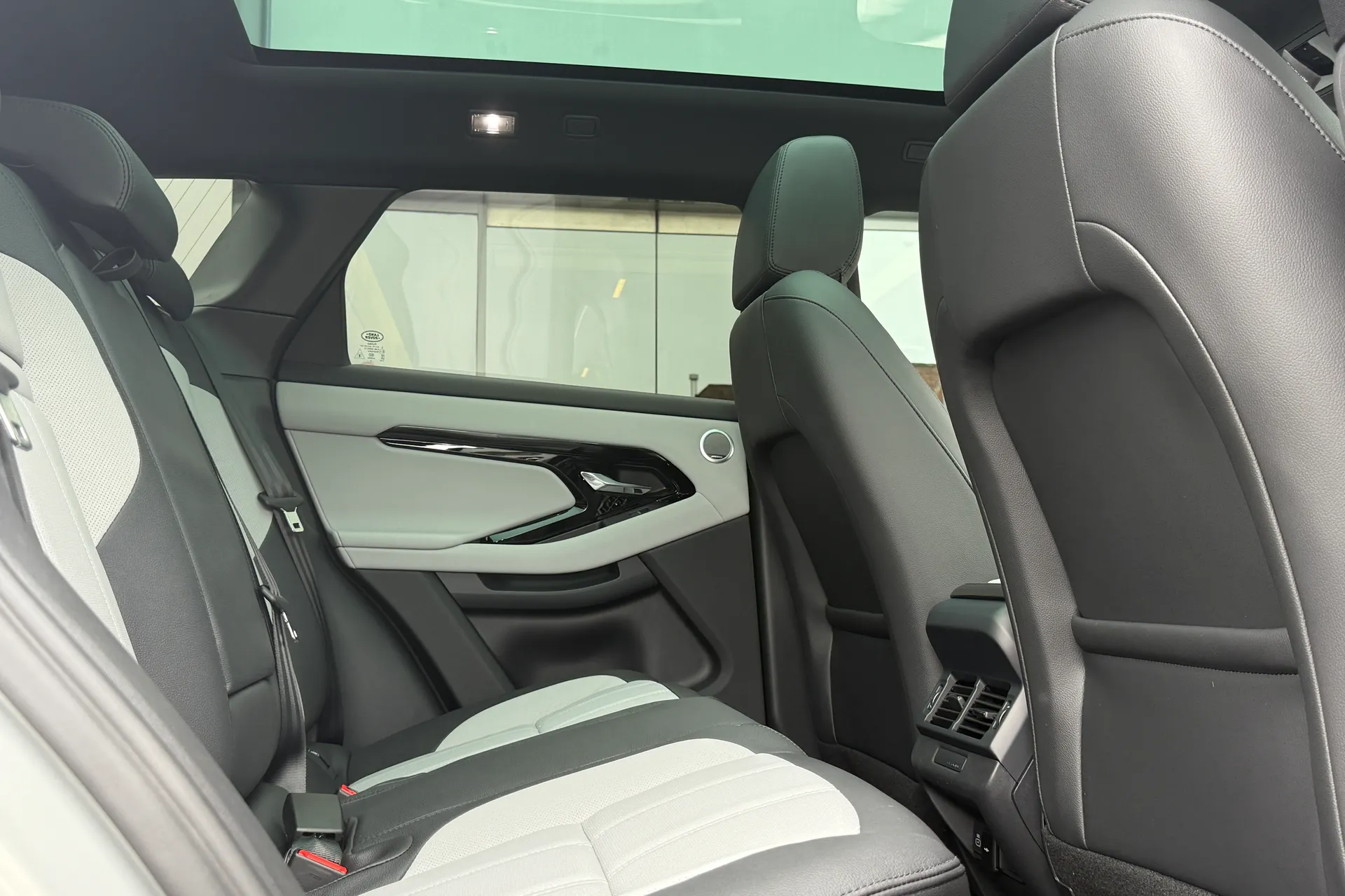 LAND ROVER RANGE ROVER EVOQUE thumbnail image number 42