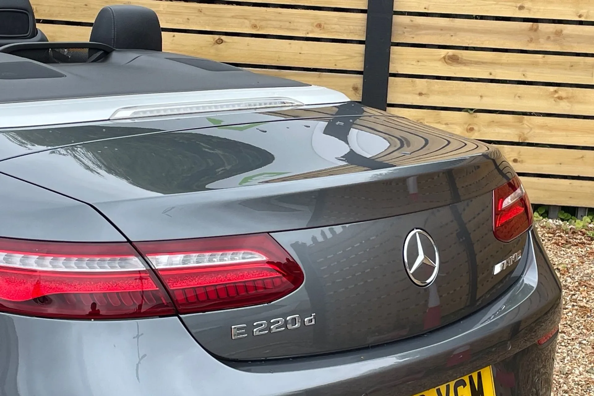 MERCEDES-BENZ E CLASS thumbnail image number 16
