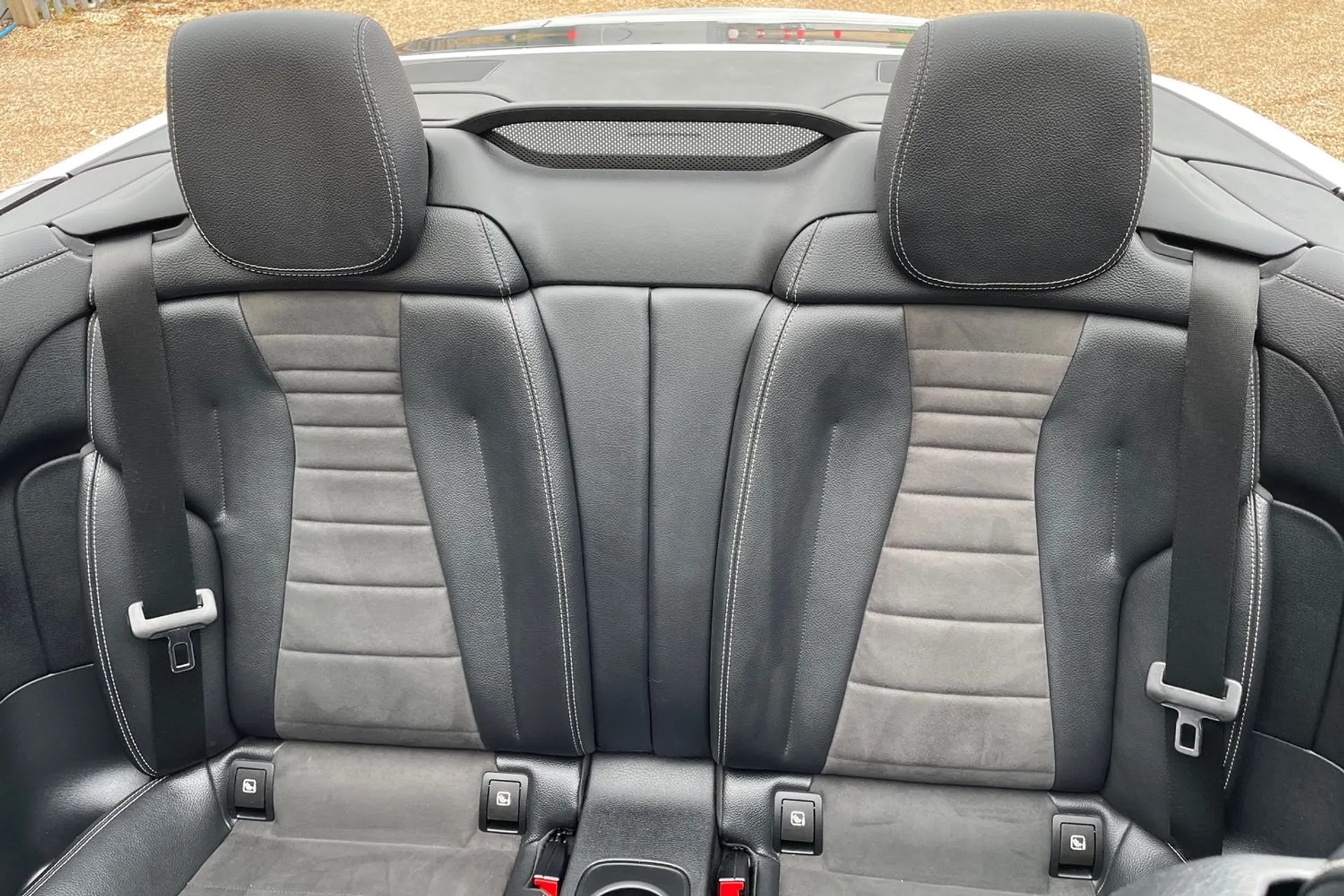 MERCEDES-BENZ E CLASS thumbnail image number 26