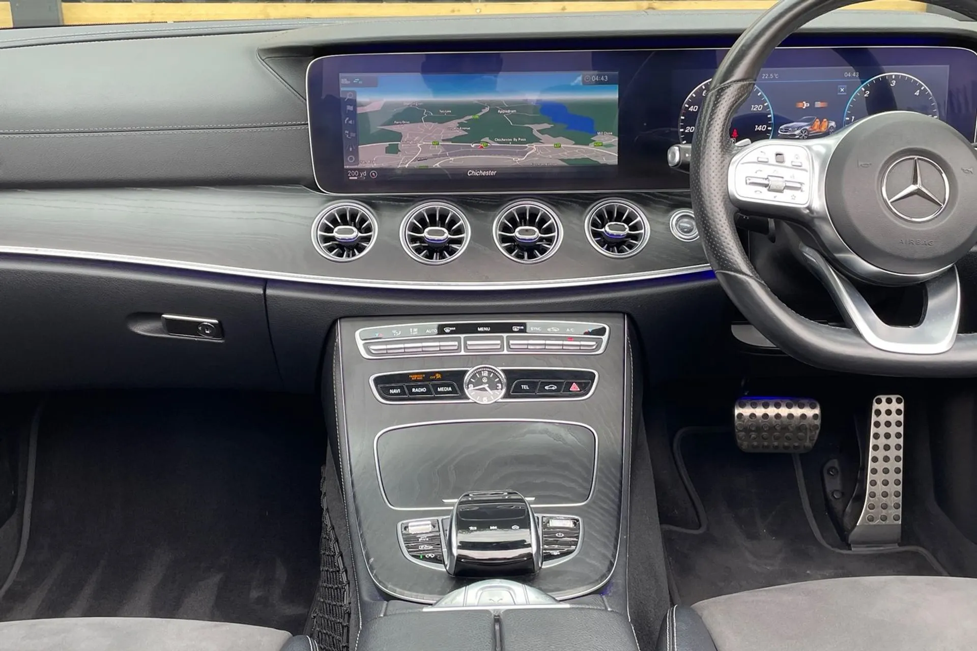 MERCEDES-BENZ E CLASS thumbnail image number 30