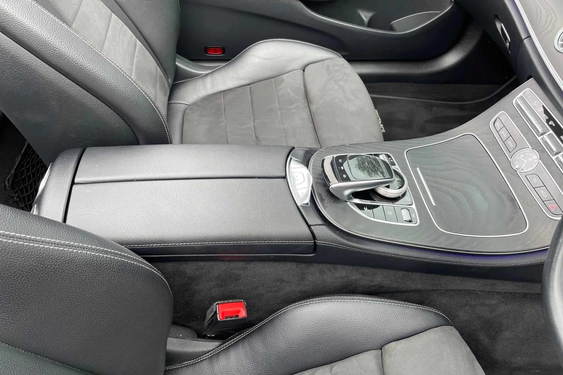 MERCEDES-BENZ E CLASS thumbnail image number 35