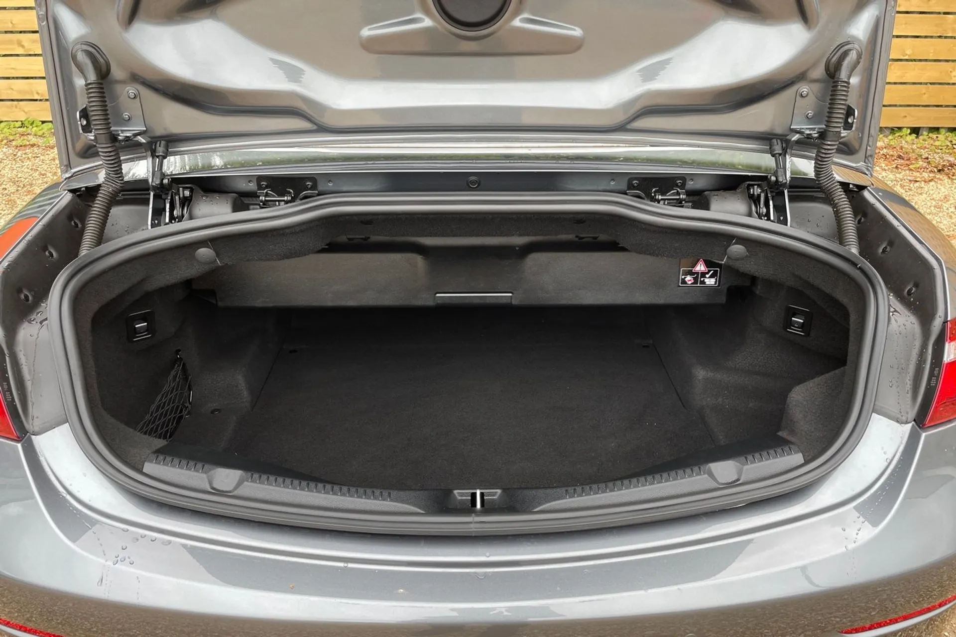 MERCEDES-BENZ E CLASS thumbnail image number 21