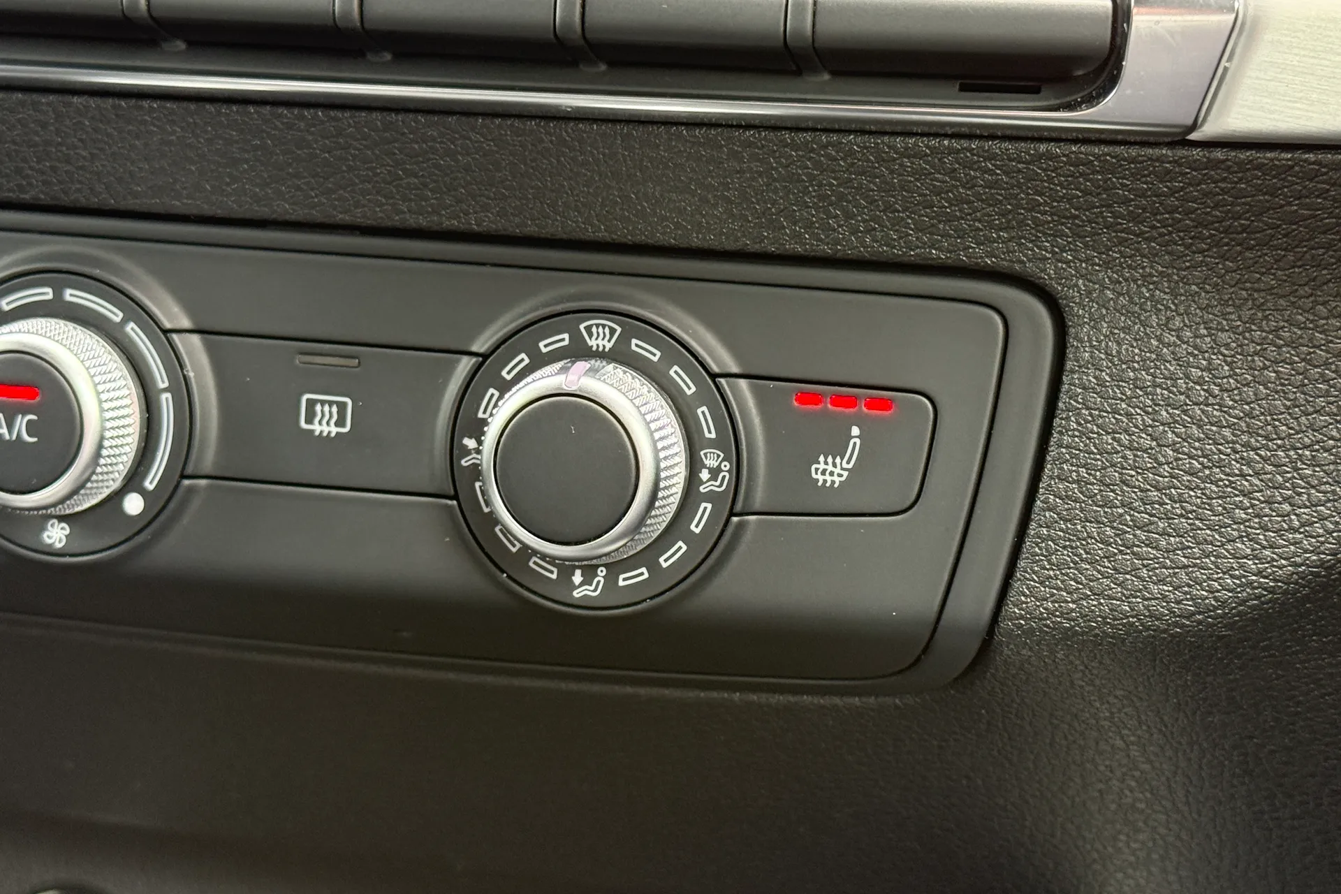 Audi Q2 thumbnail image number 42