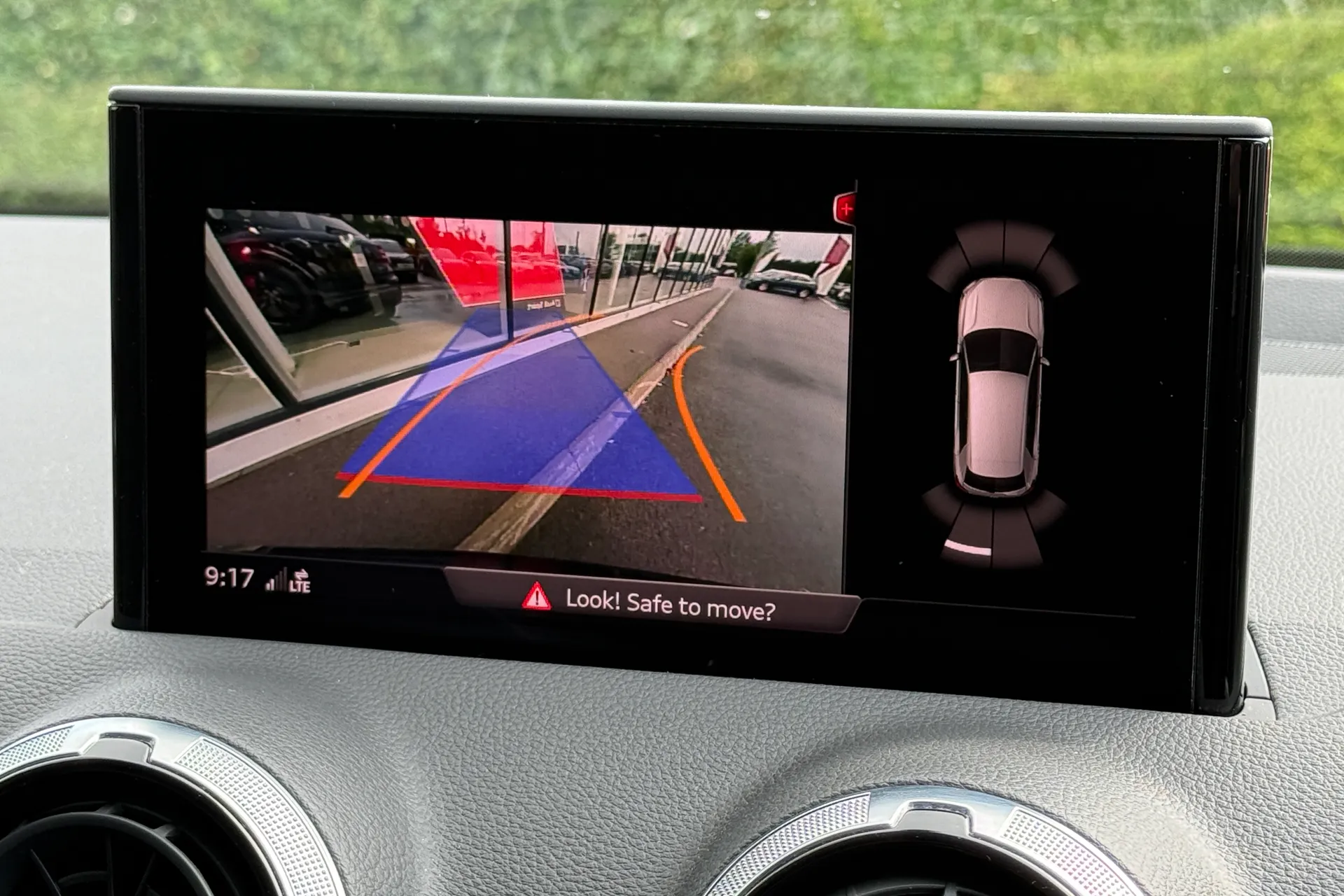 Audi Q2 thumbnail image number 3