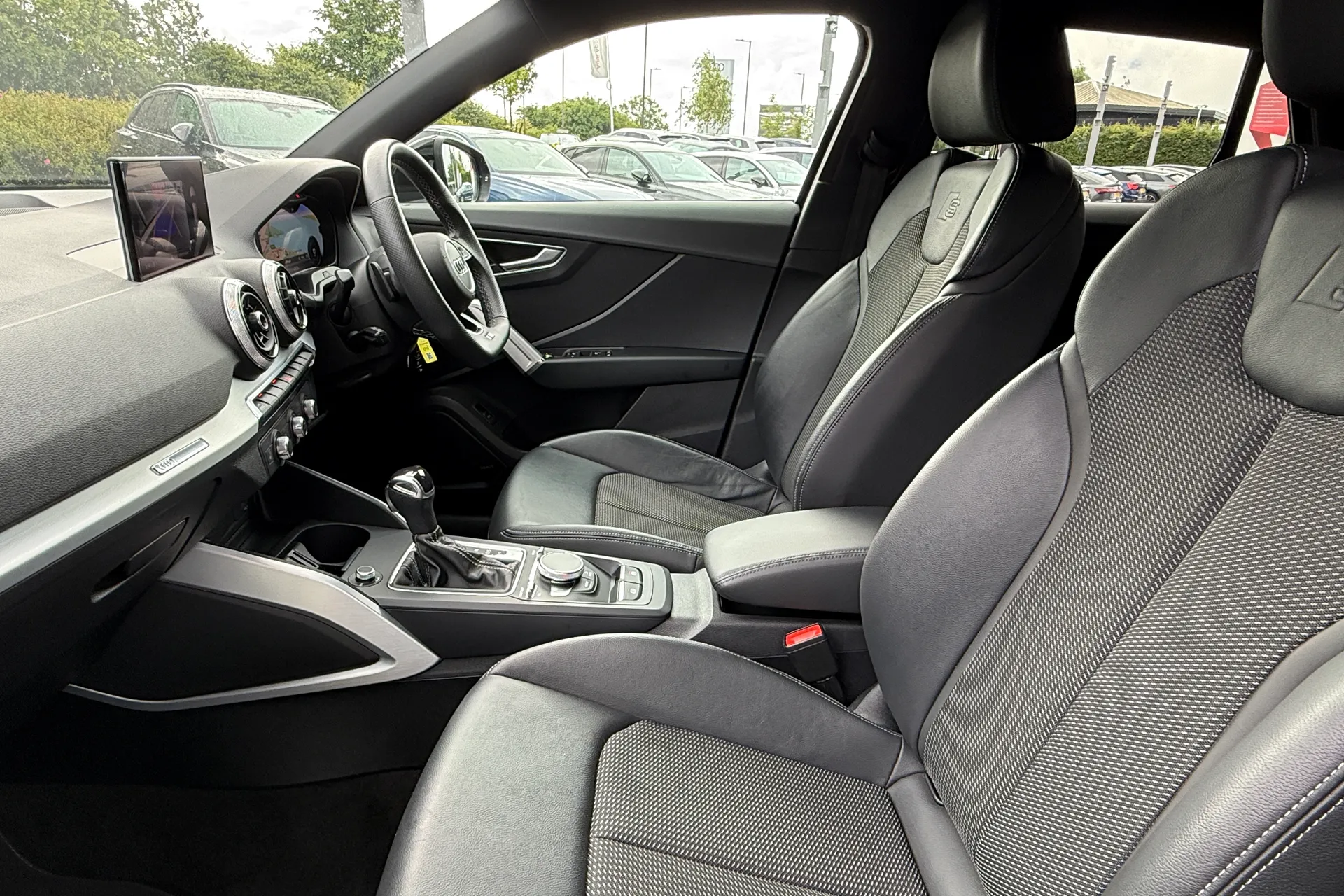 Audi Q2 thumbnail image number 43