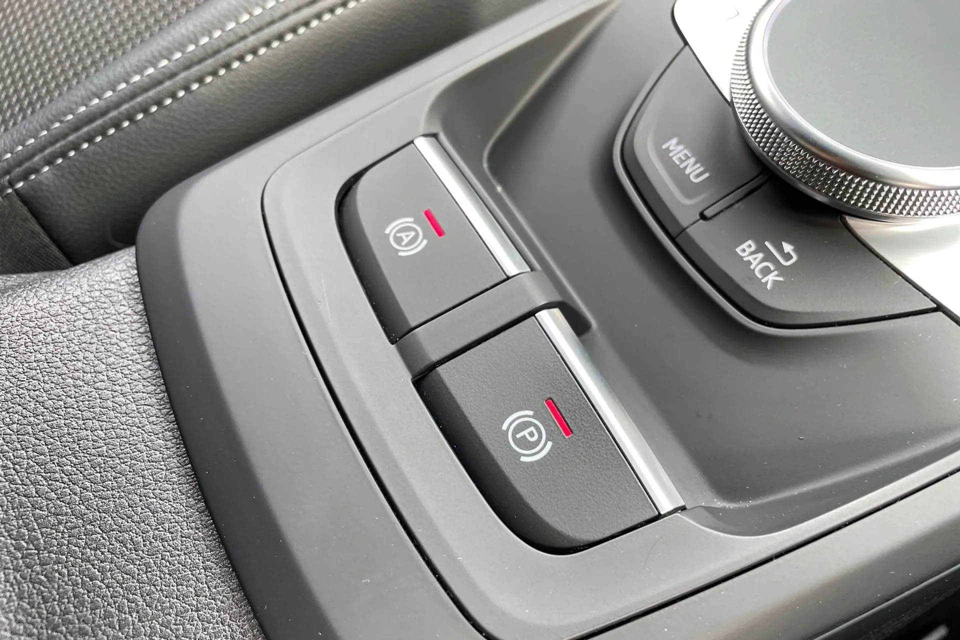 Audi Q2 thumbnail image number 32