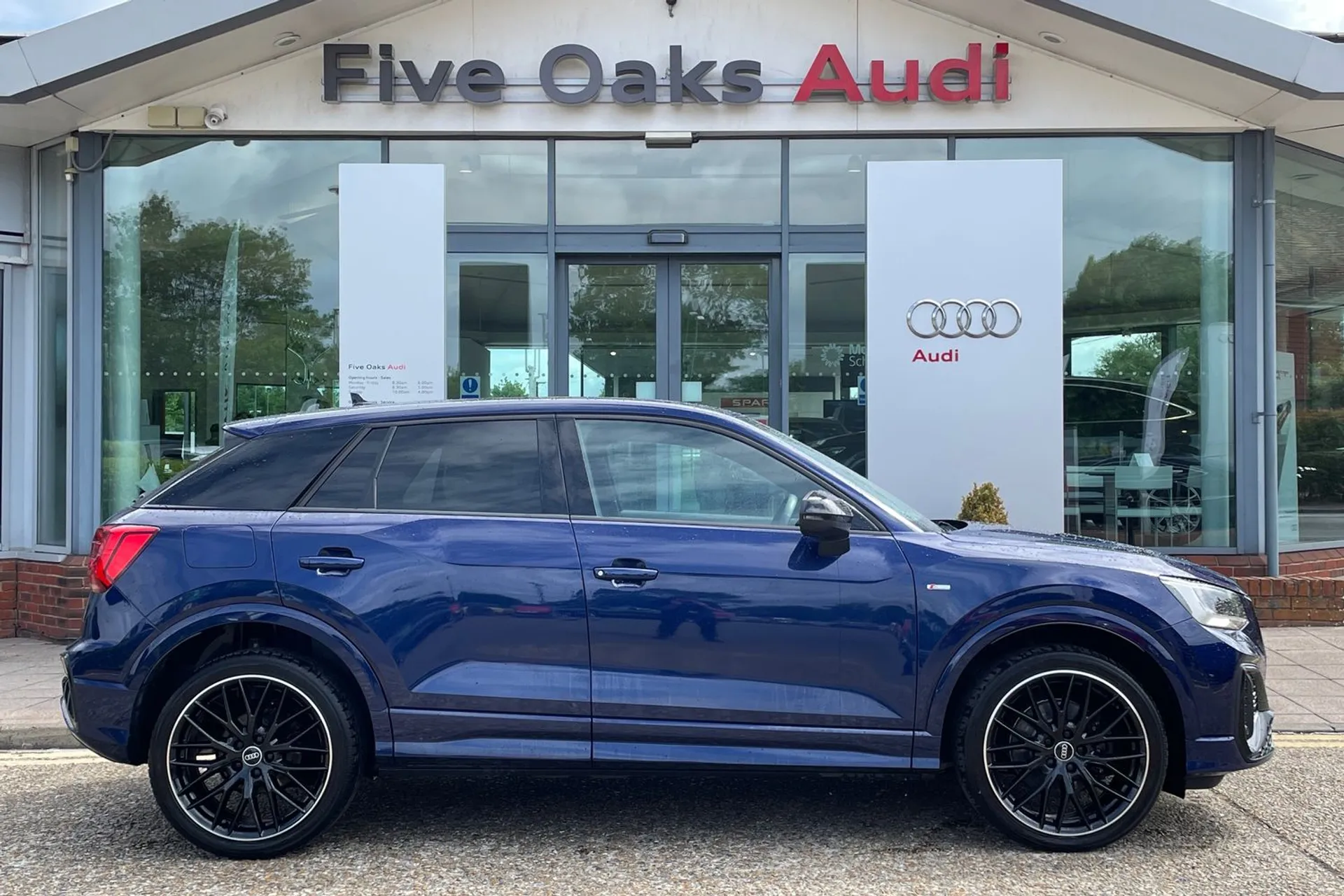 Audi Q2 thumbnail image number 2
