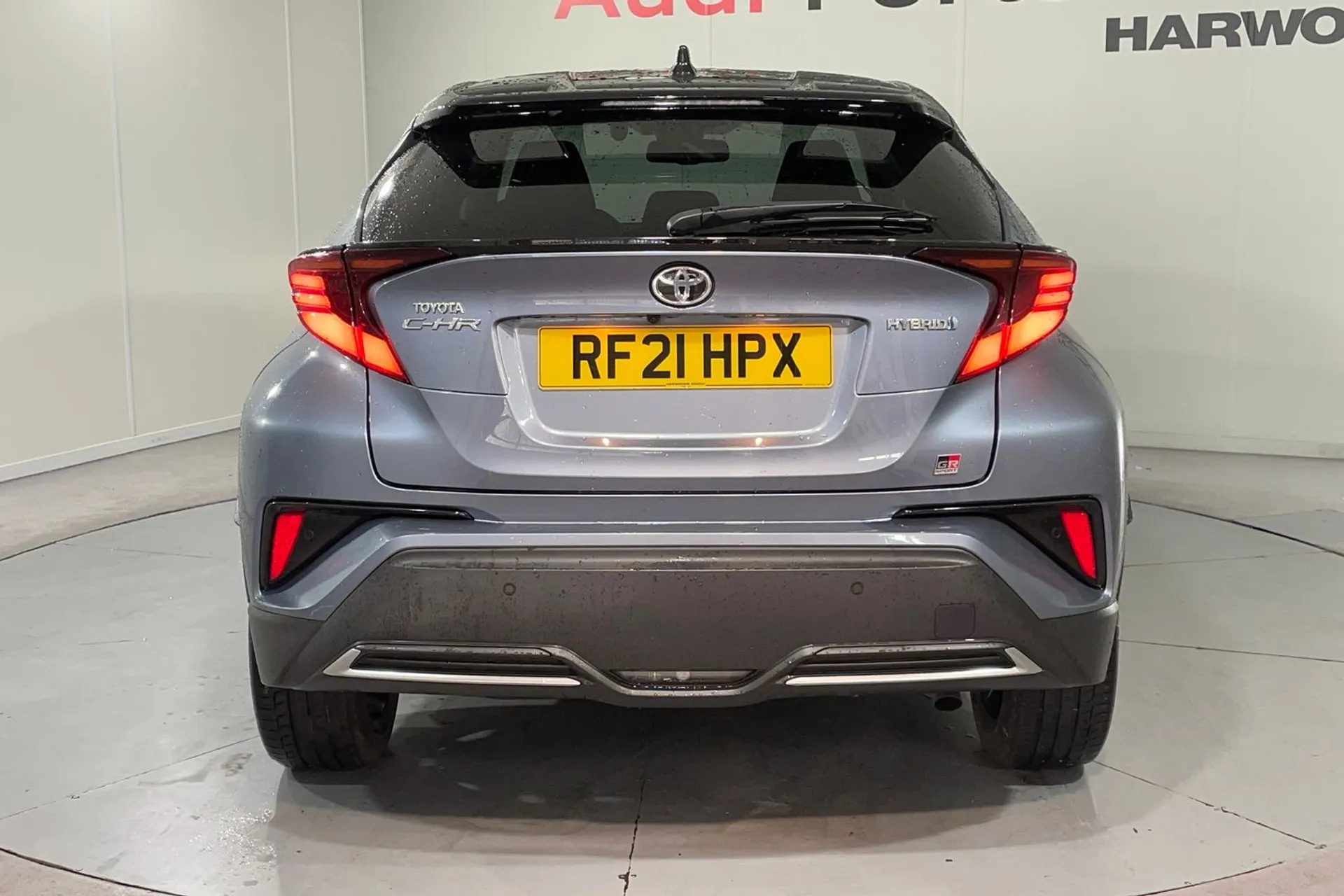 TOYOTA C-HR thumbnail image number 8