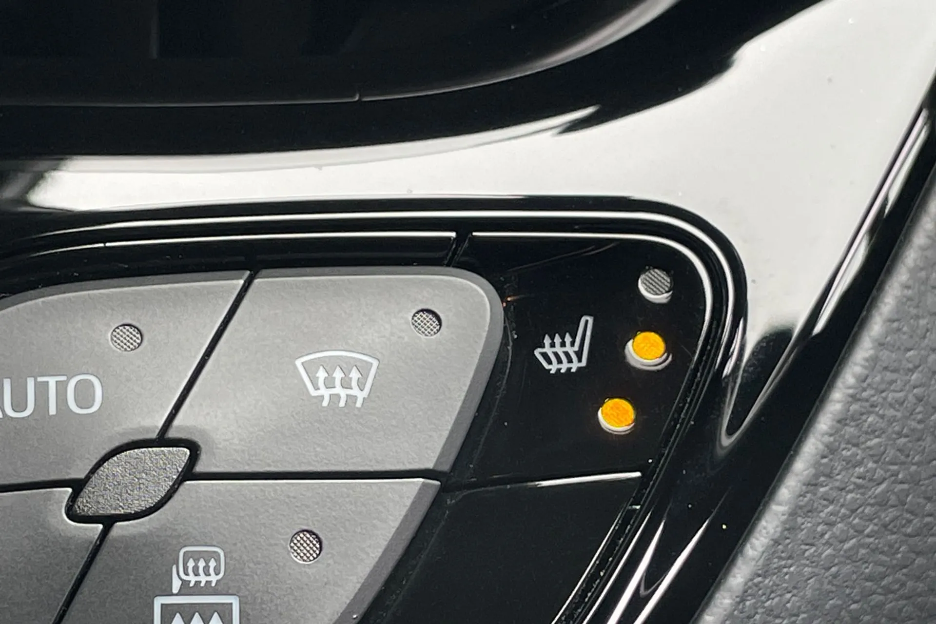 TOYOTA C-HR thumbnail image number 42