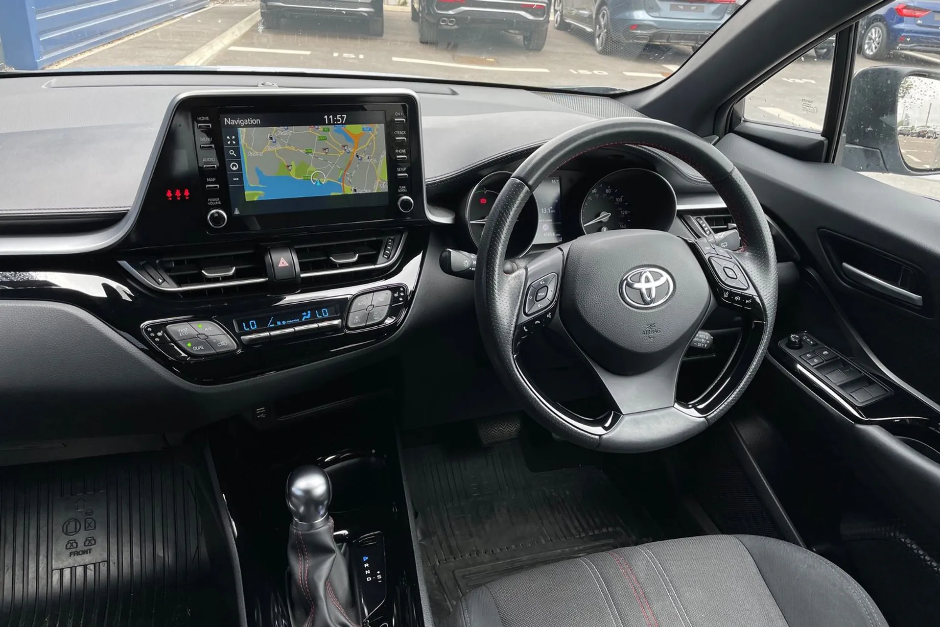 TOYOTA C-HR thumbnail image number 33
