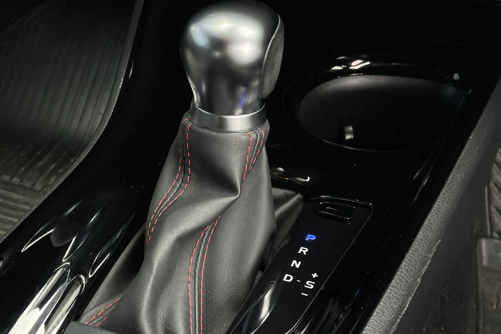 TOYOTA C-HR thumbnail image number 40