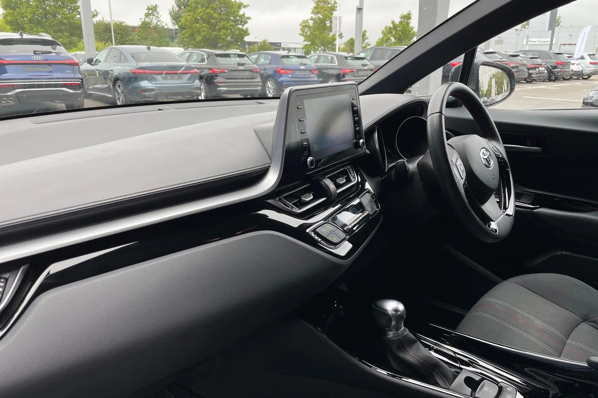 TOYOTA C-HR thumbnail image number 27