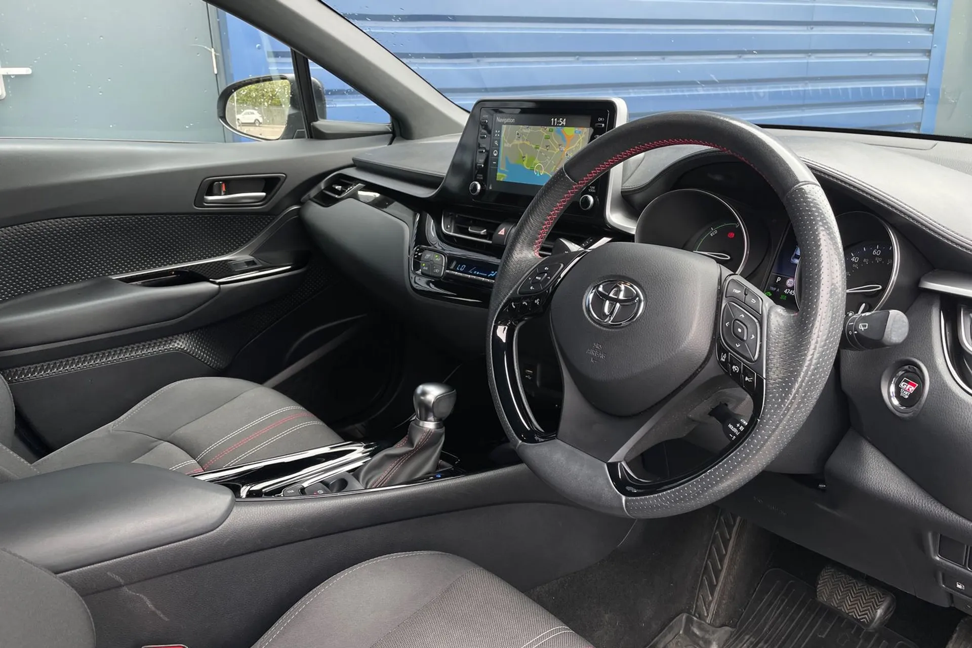 TOYOTA C-HR thumbnail image number 26