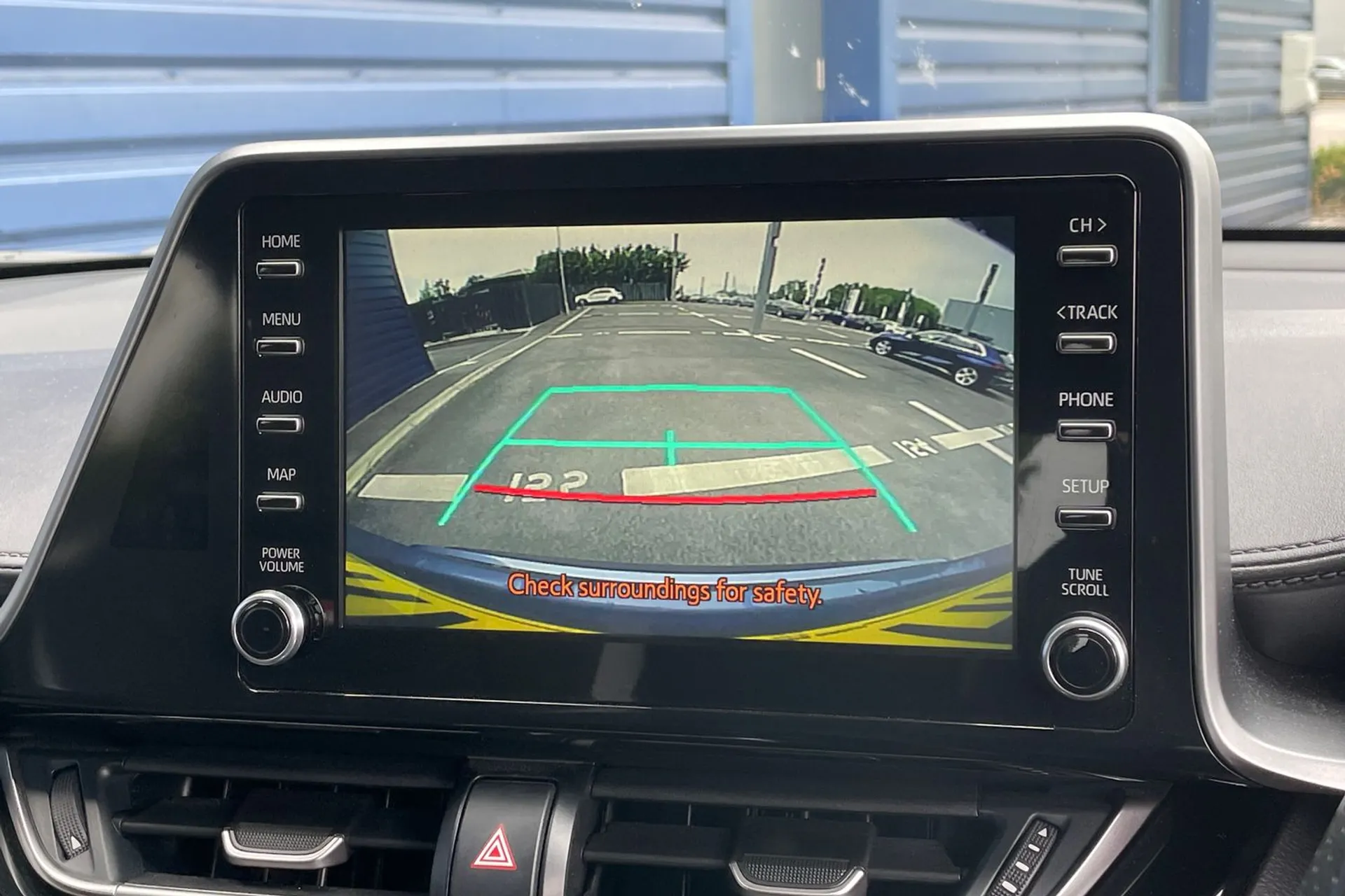 TOYOTA C-HR thumbnail image number 4