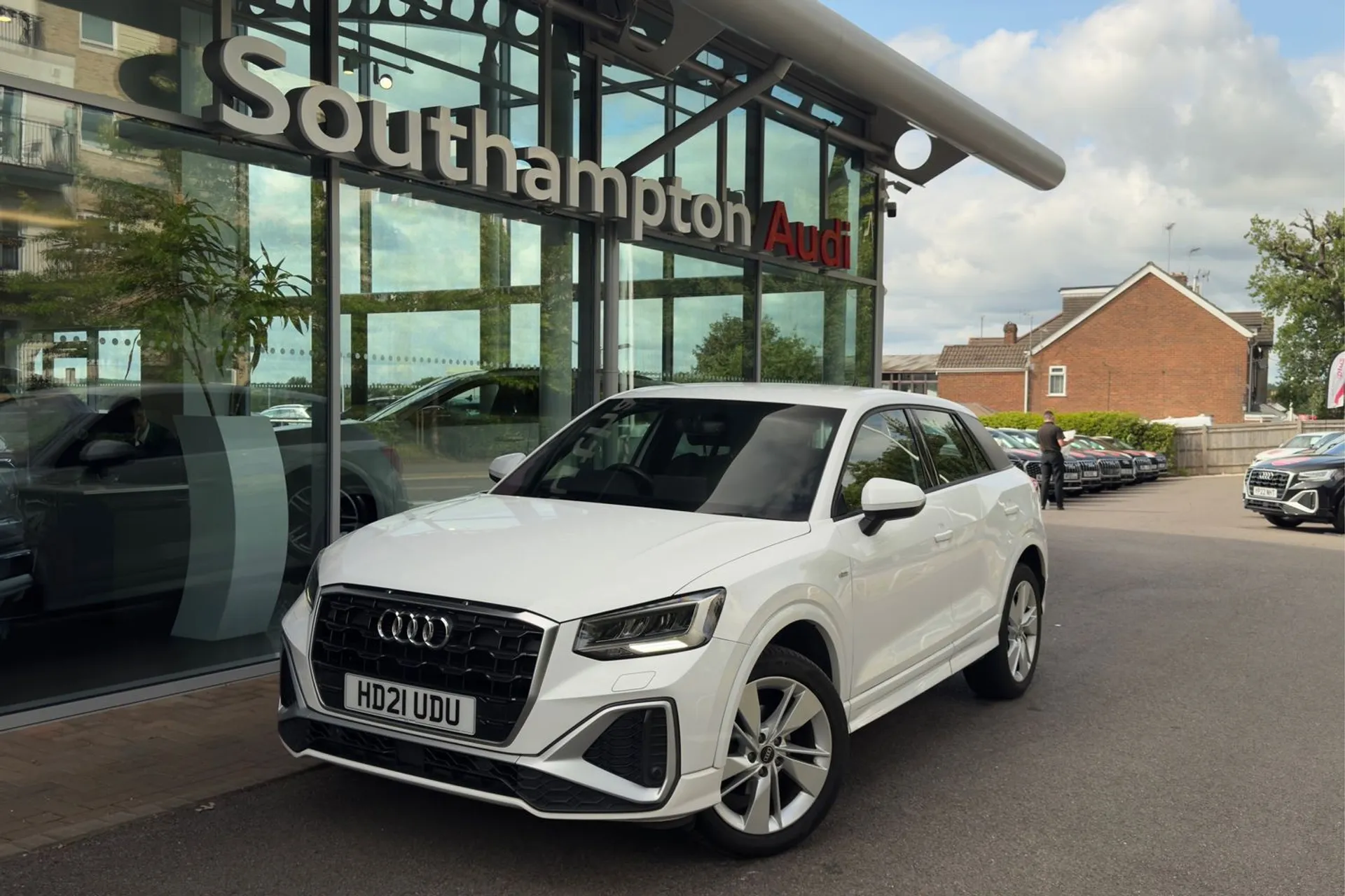 Audi Q2 thumbnail image number 9