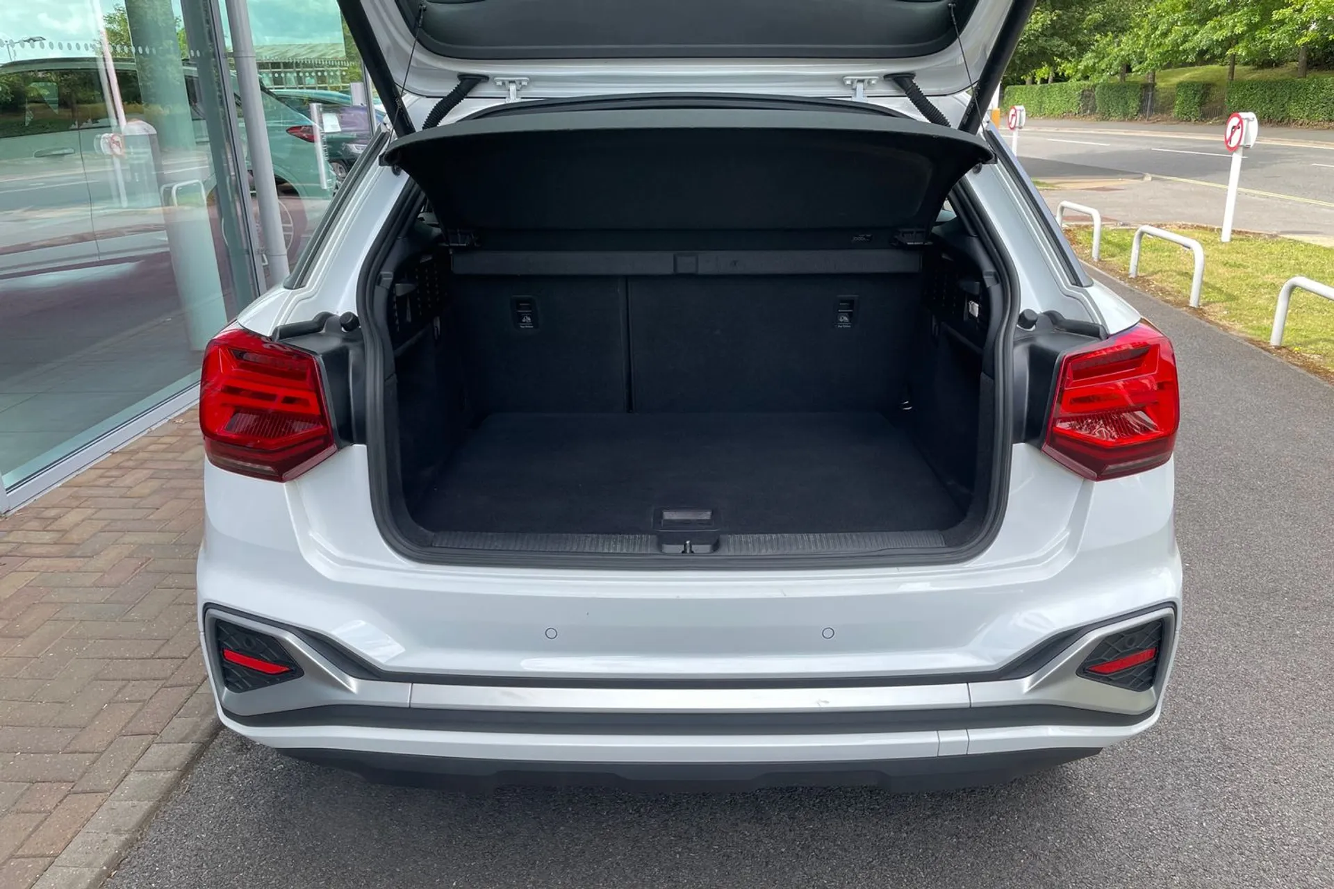 Audi Q2 thumbnail image number 18