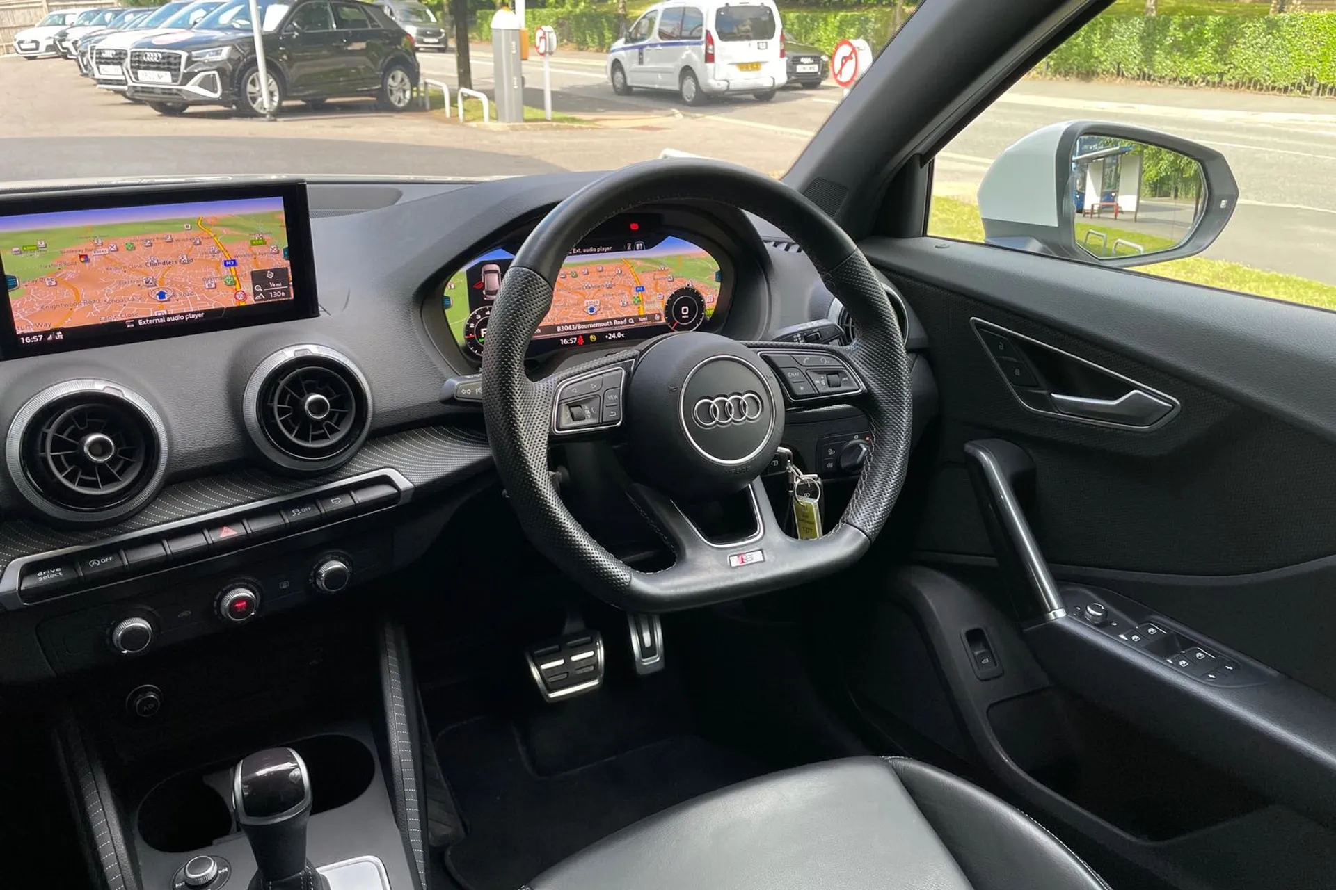 Audi Q2 thumbnail image number 32