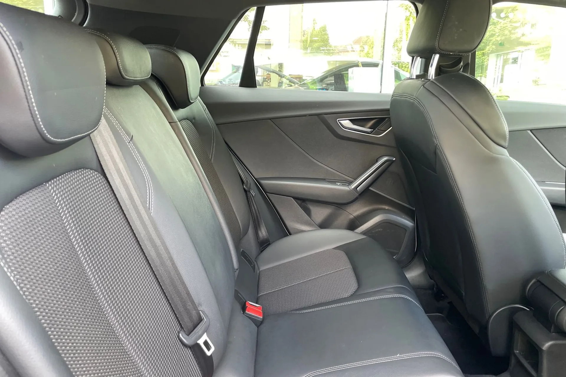 Audi Q2 thumbnail image number 21