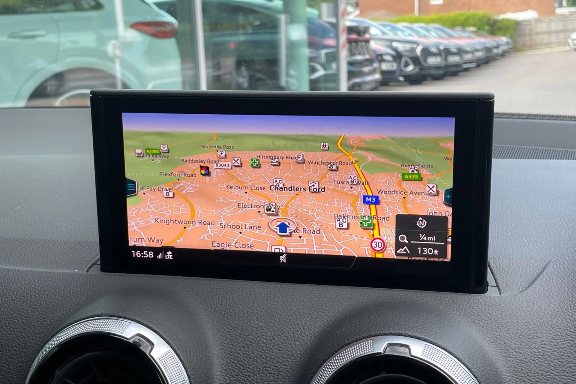 Audi Q2 thumbnail image number 4